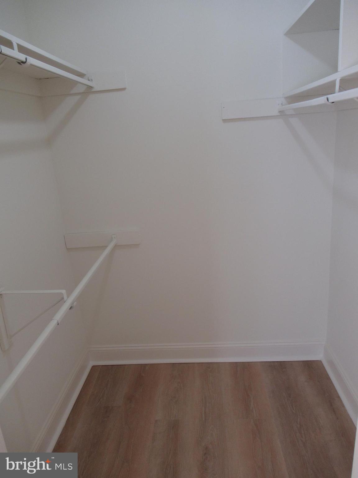 SUMMERTREE CONDO APTS - Residential