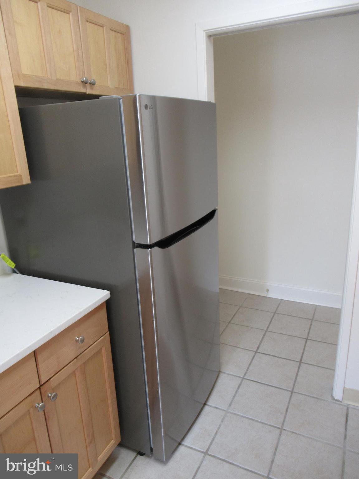 SUMMERTREE CONDO APTS - Residential