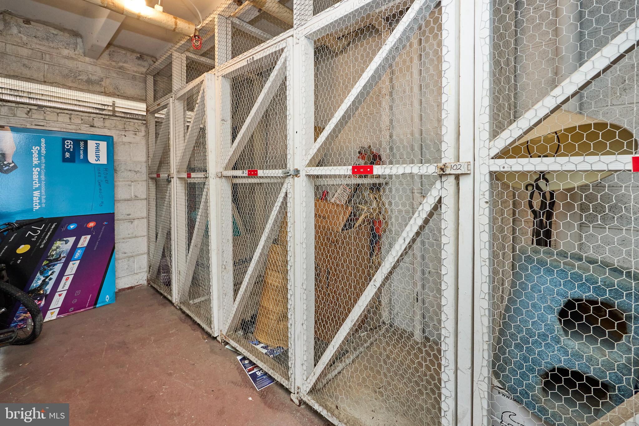 SUMMERTREE CONDO APTS - Residential