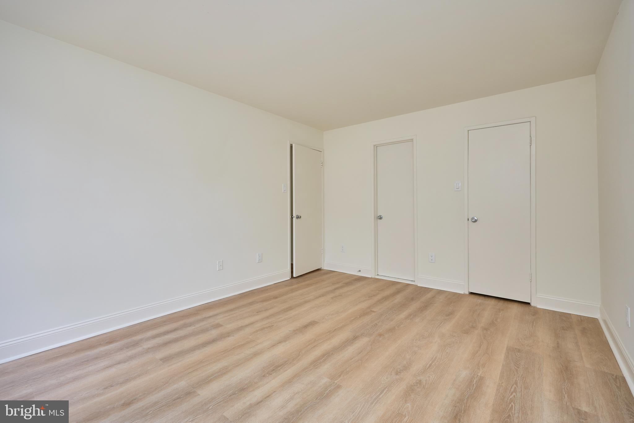 SUMMERTREE CONDO APTS - Residential