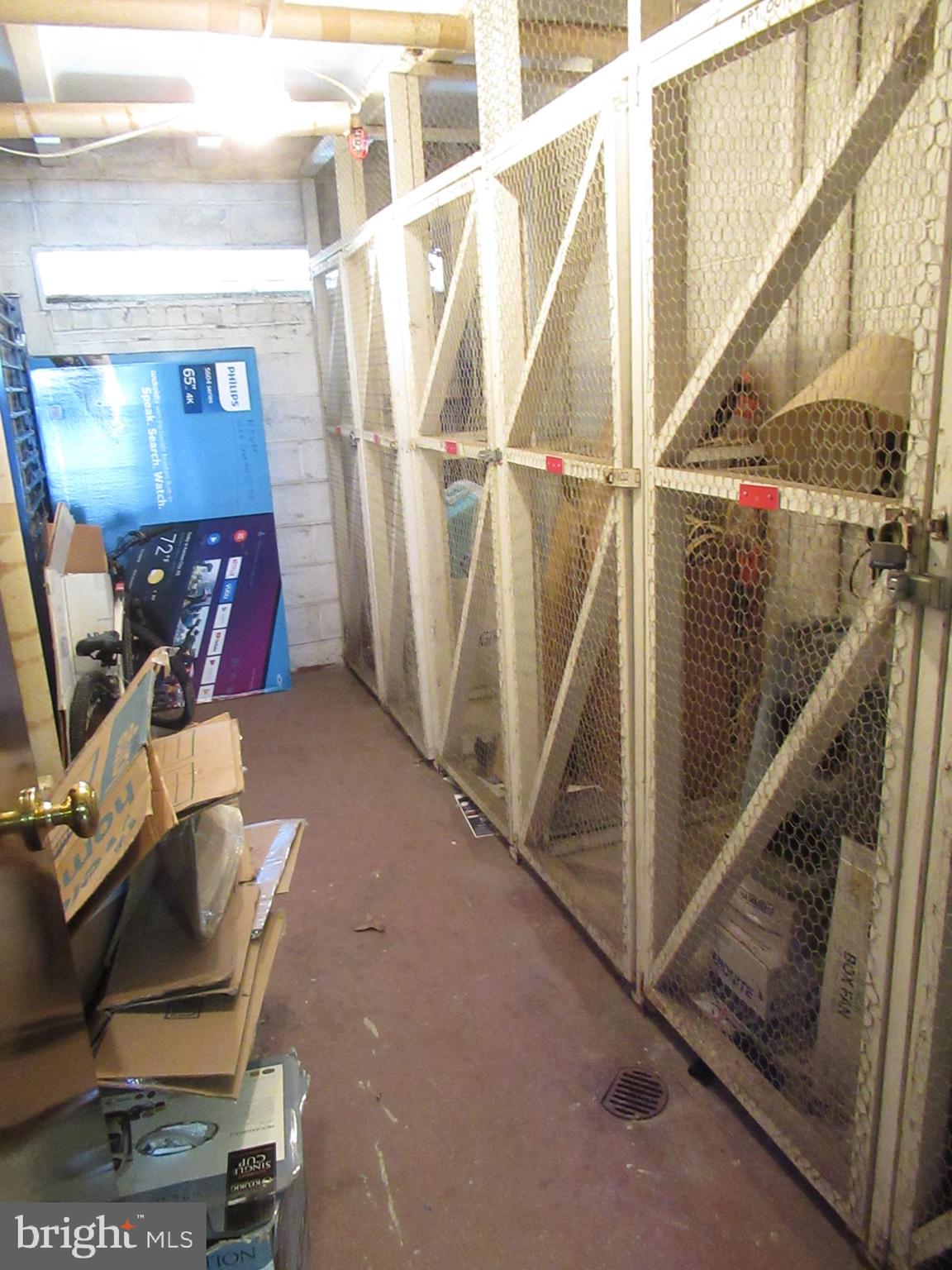 SUMMERTREE CONDO APTS - Residential