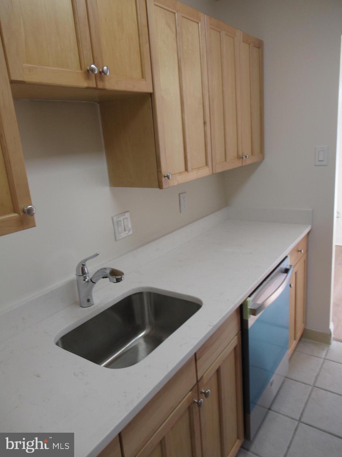 SUMMERTREE CONDO APTS - Residential