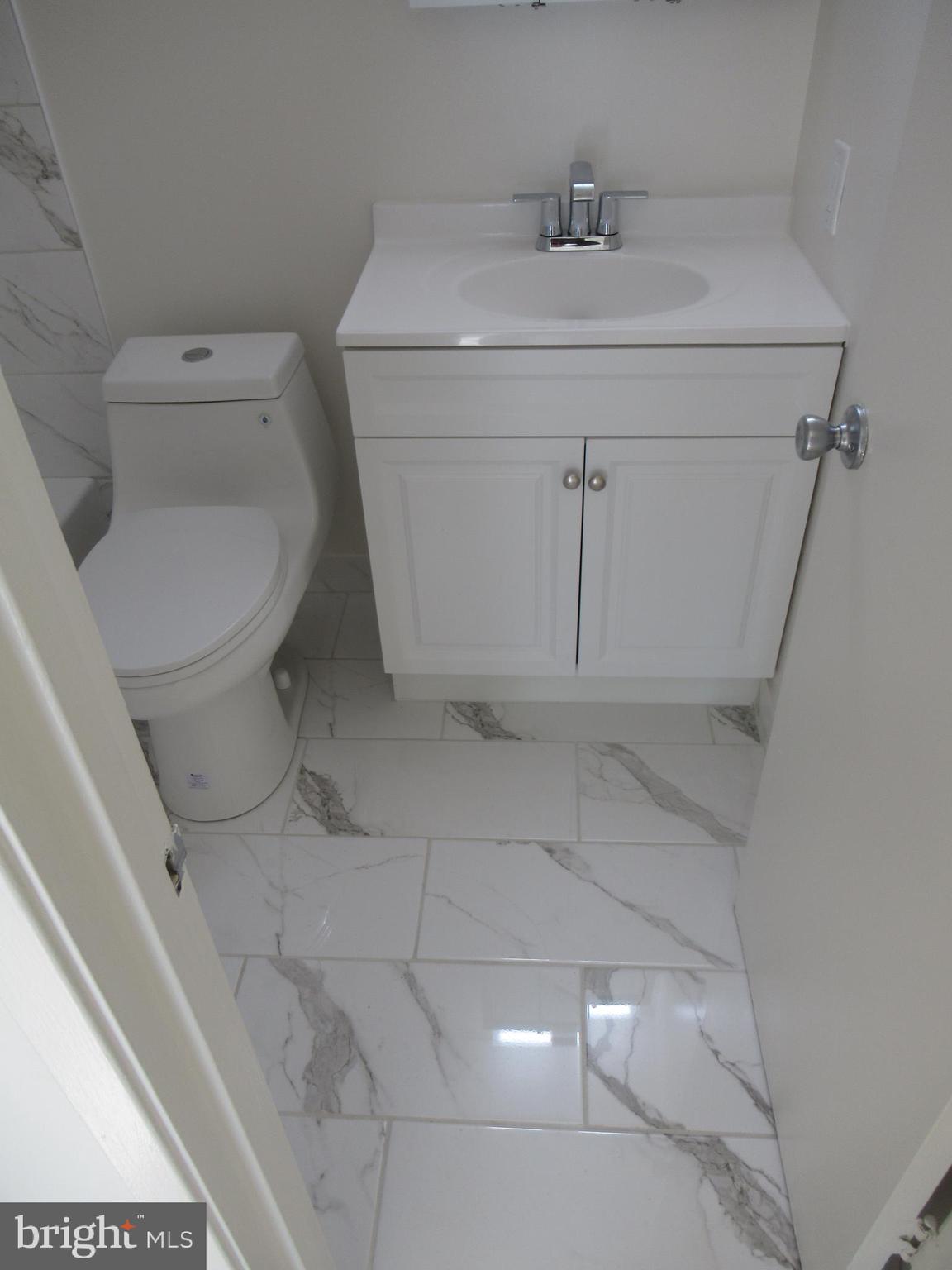 SUMMERTREE CONDO APTS - Residential