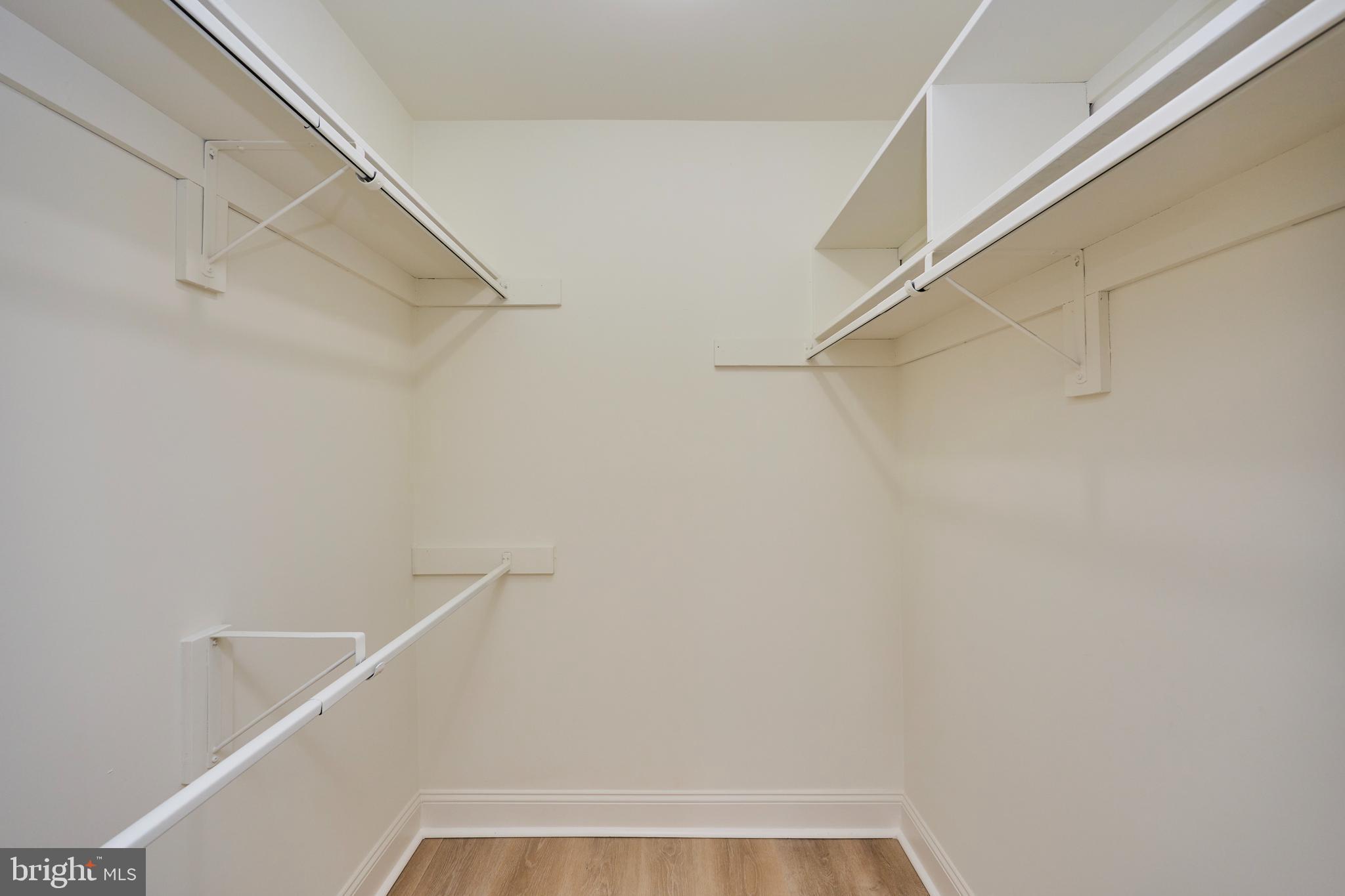 SUMMERTREE CONDO APTS - Residential