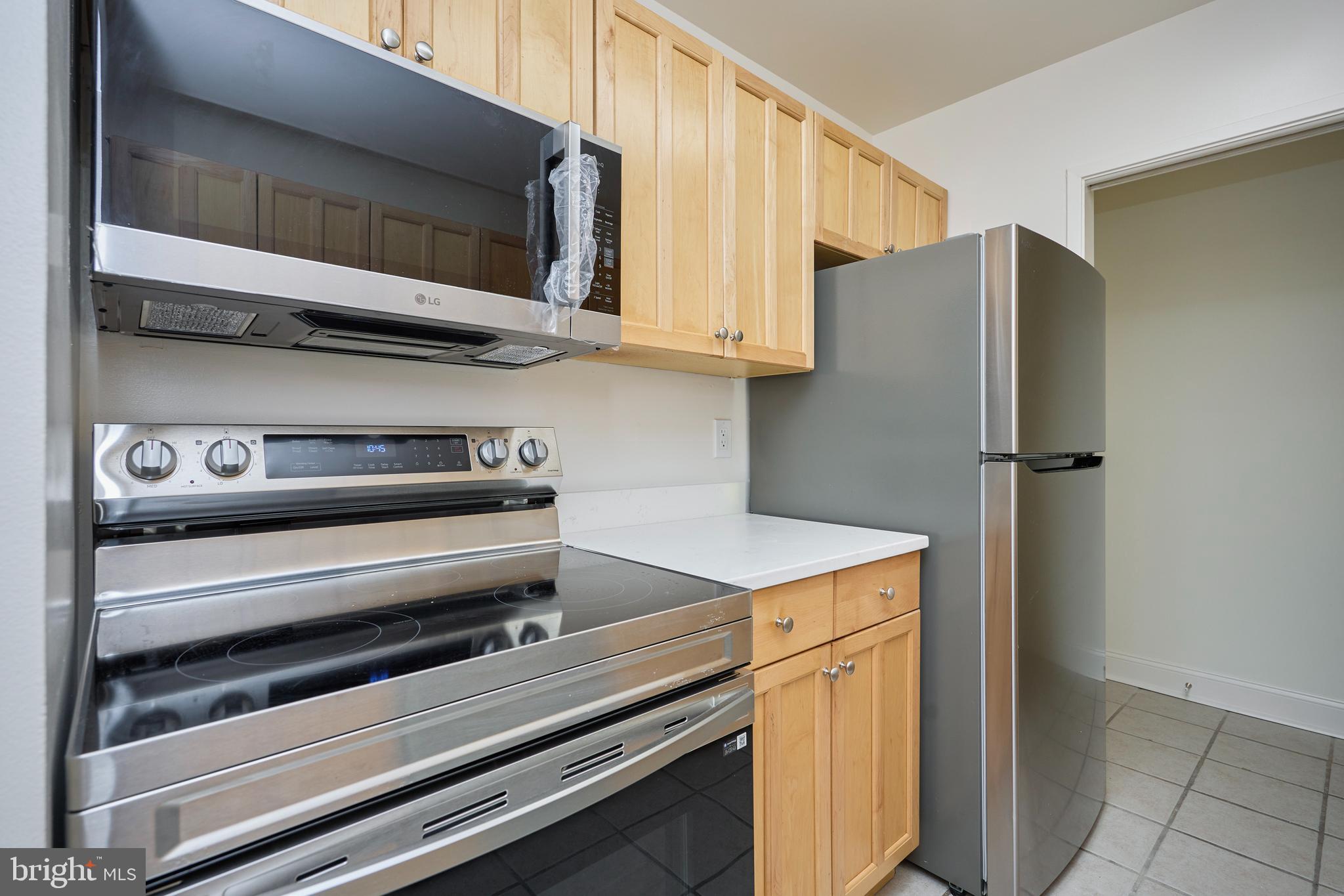 SUMMERTREE CONDO APTS - Residential