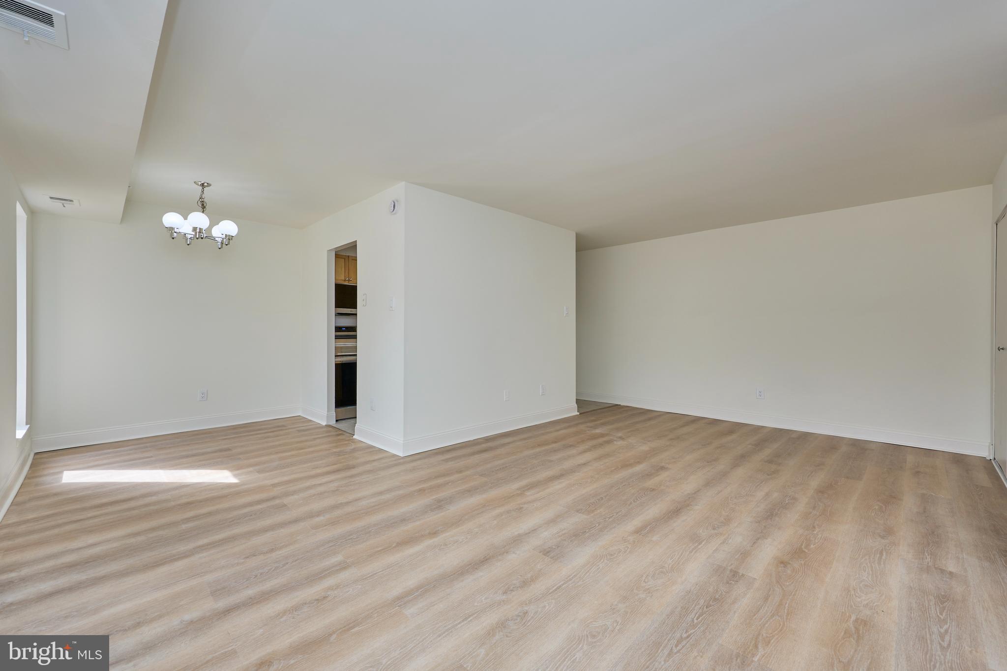 SUMMERTREE CONDO APTS - Residential