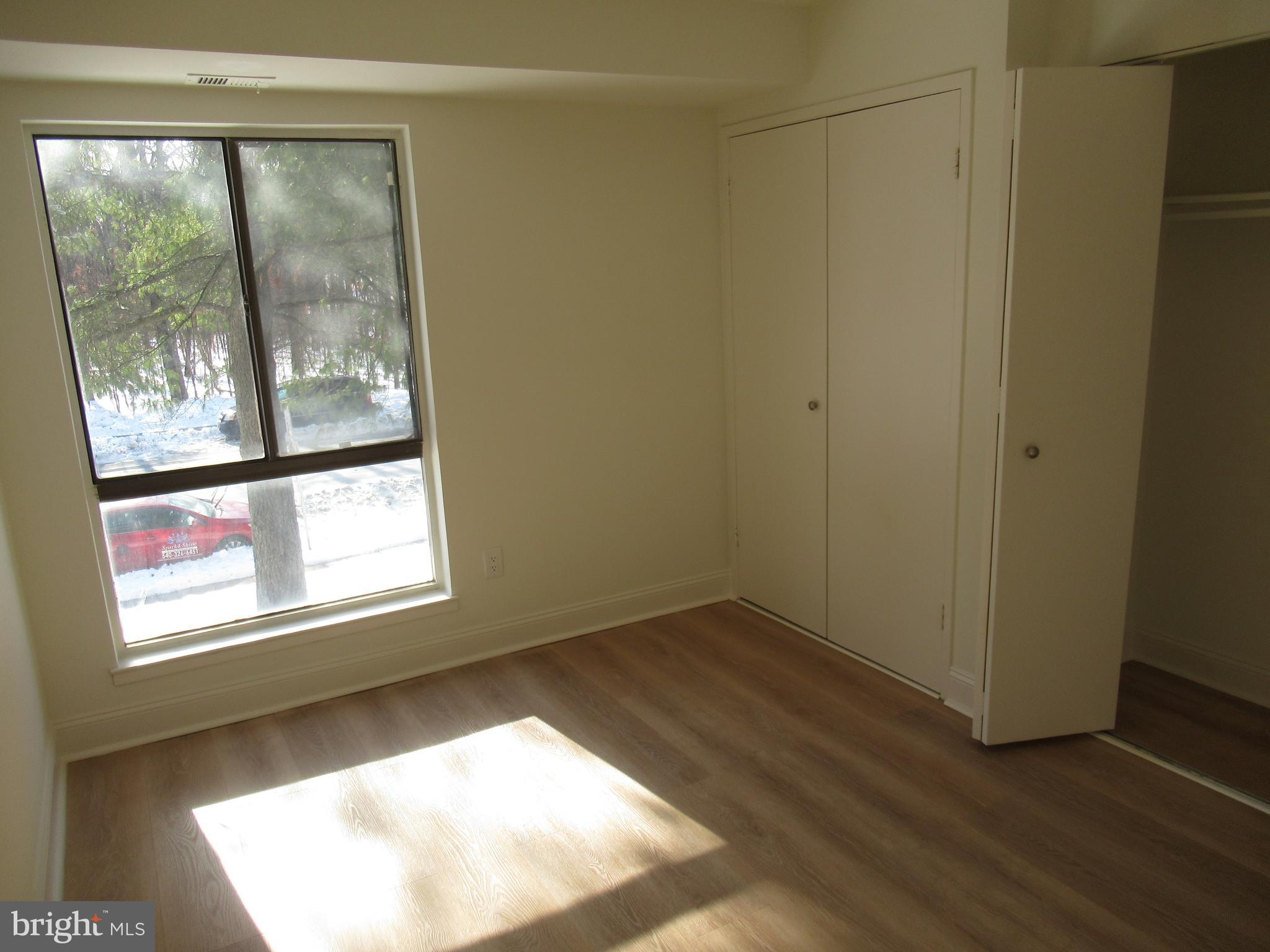 SUMMERTREE CONDO APTS - Residential