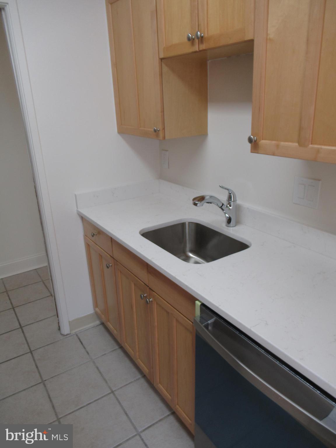 SUMMERTREE CONDO APTS - Residential