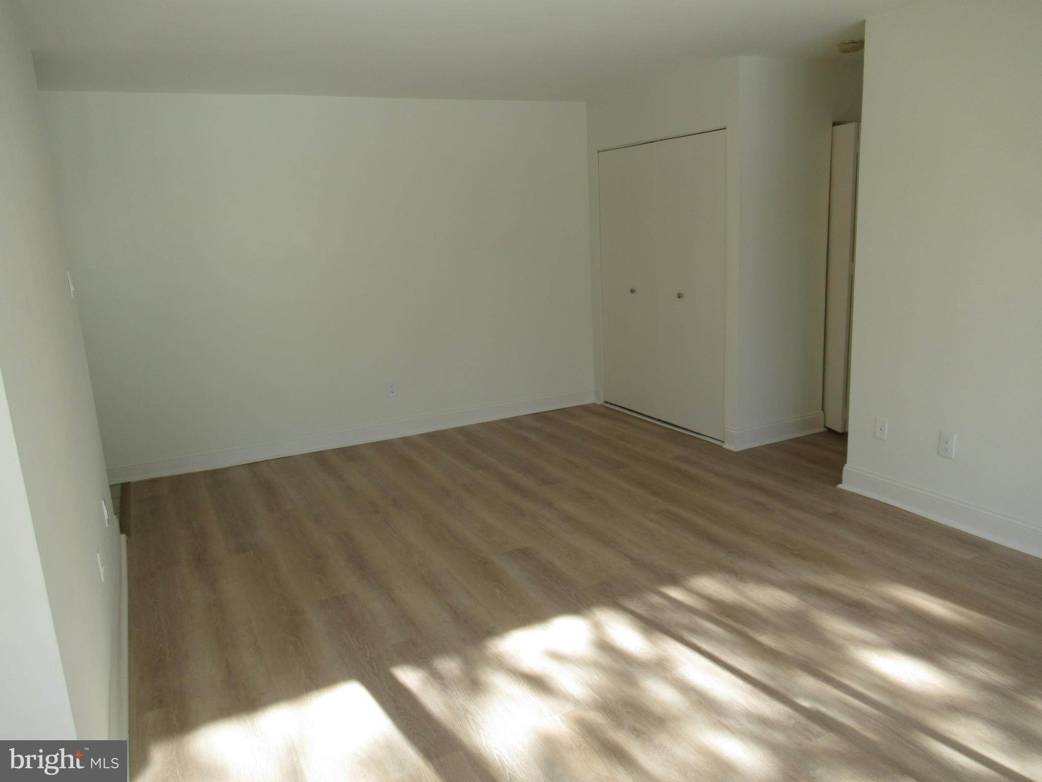 SUMMERTREE CONDO APTS - Residential