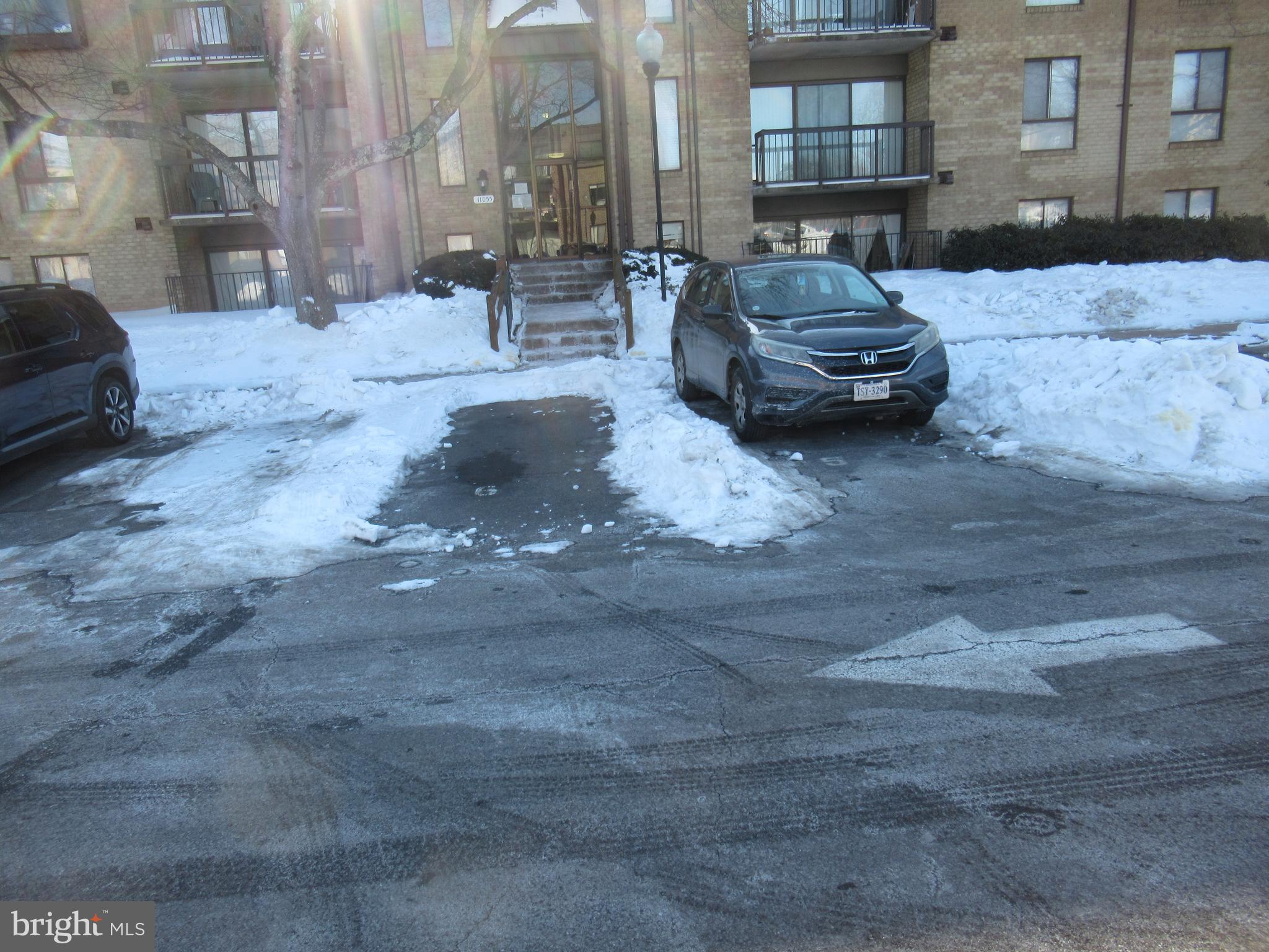 SUMMERTREE CONDO APTS - Residential