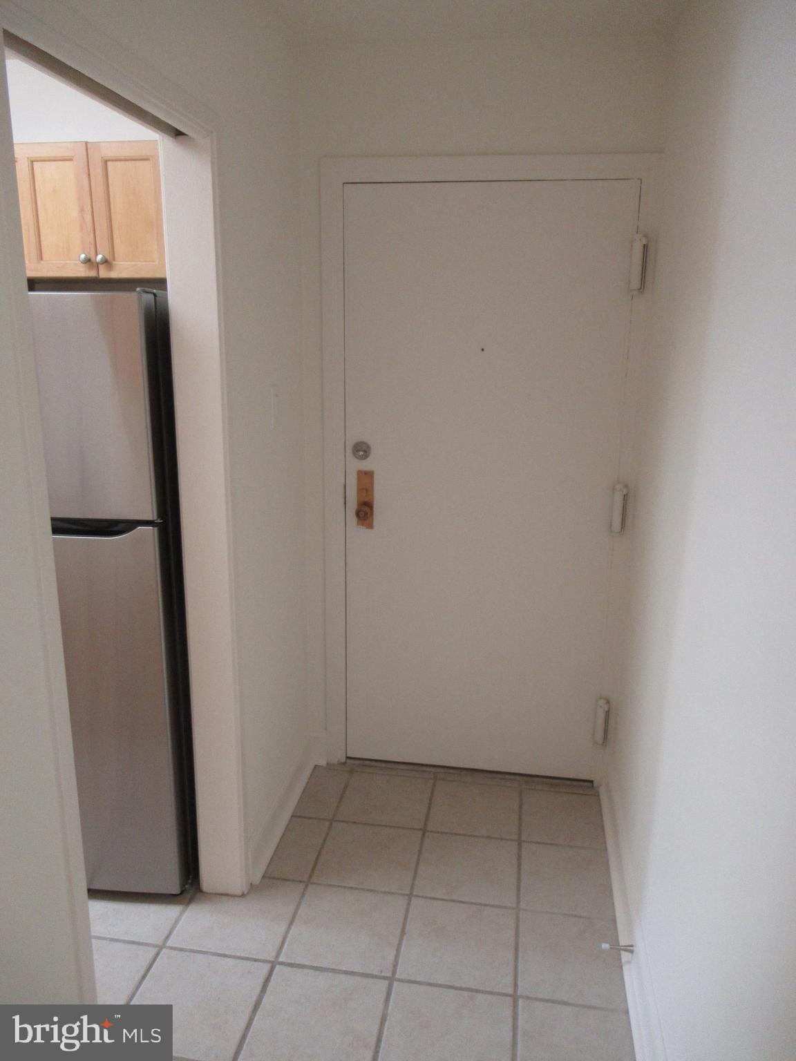 SUMMERTREE CONDO APTS - Residential