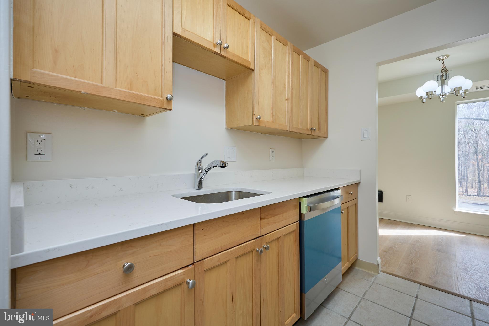 SUMMERTREE CONDO APTS - Residential