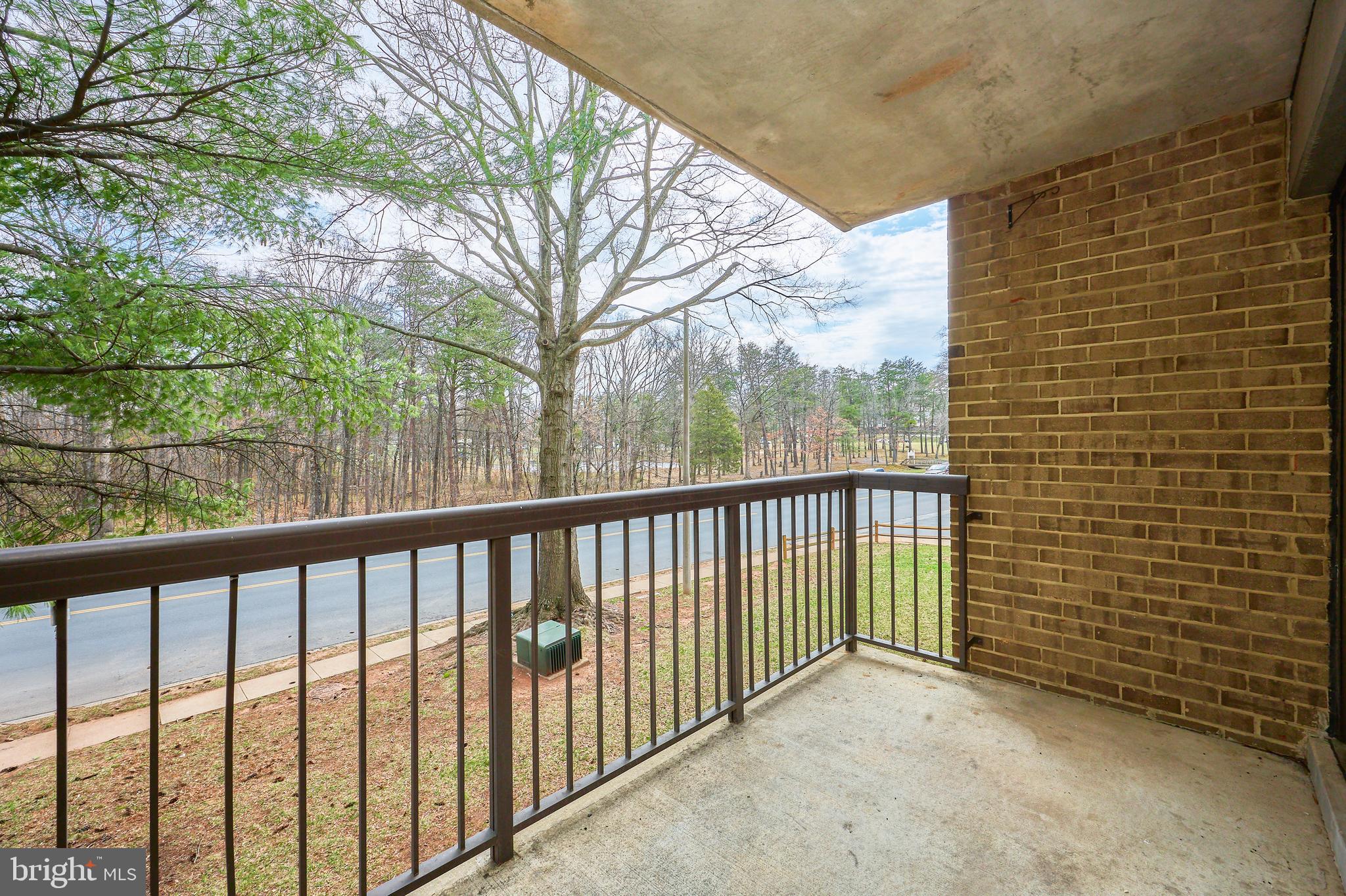 SUMMERTREE CONDO APTS - Residential