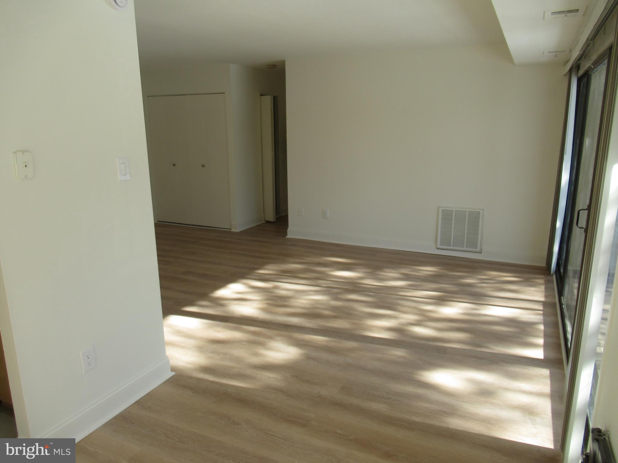 SUMMERTREE CONDO APTS - Residential
