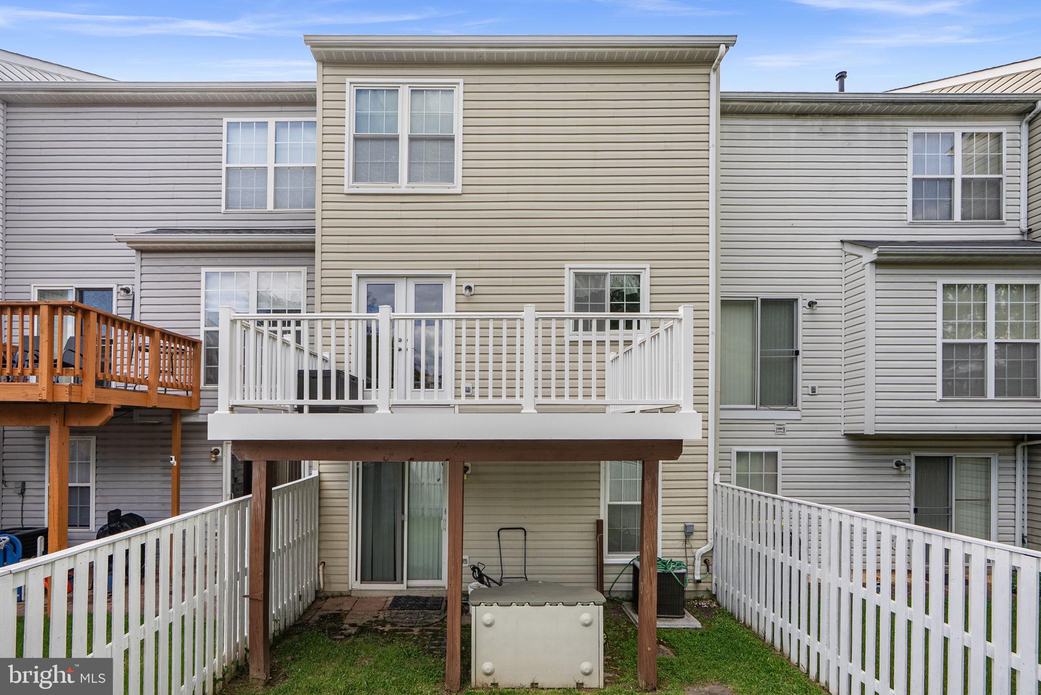 SEVEN OAKS - Residential