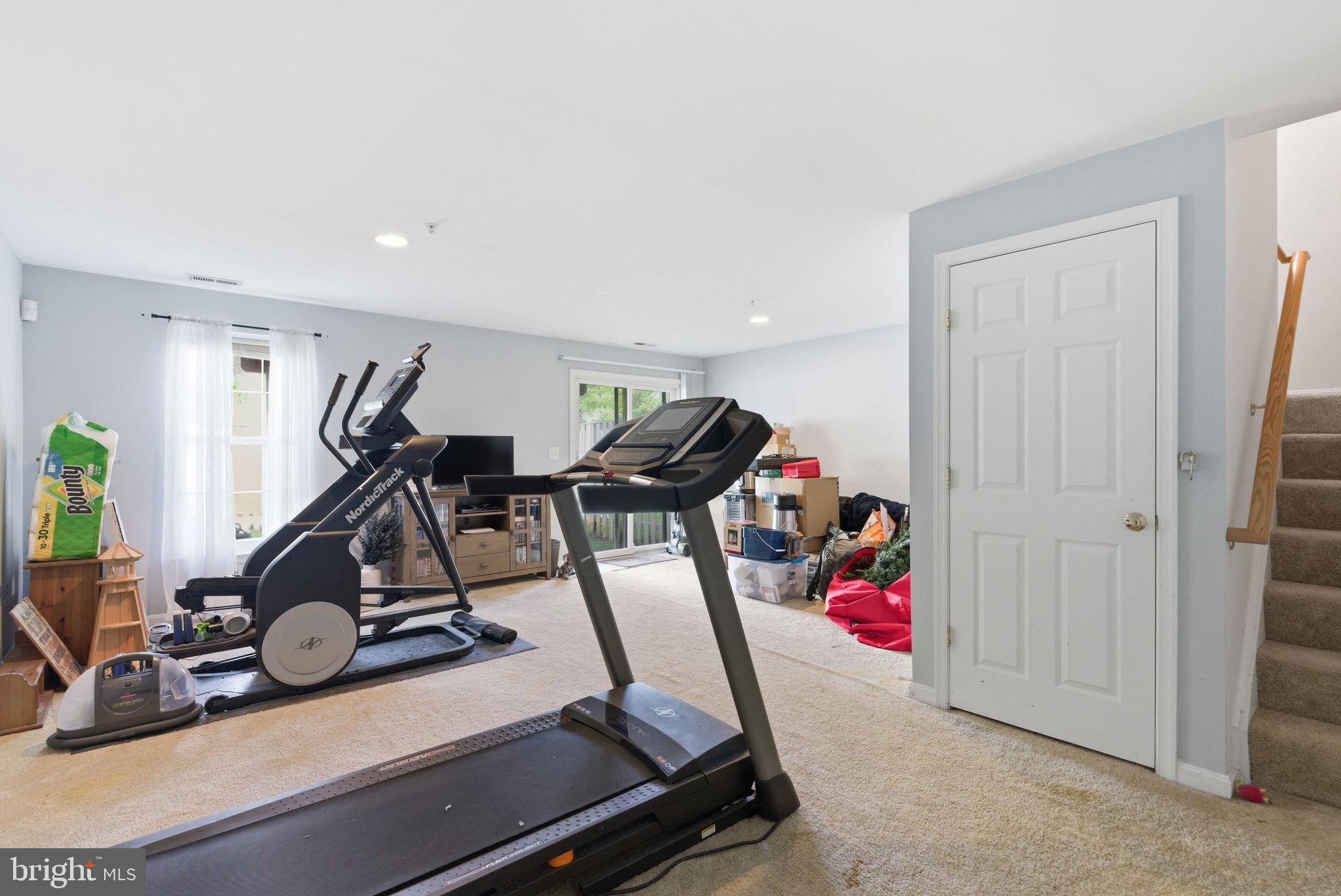 SEVEN OAKS - Residential