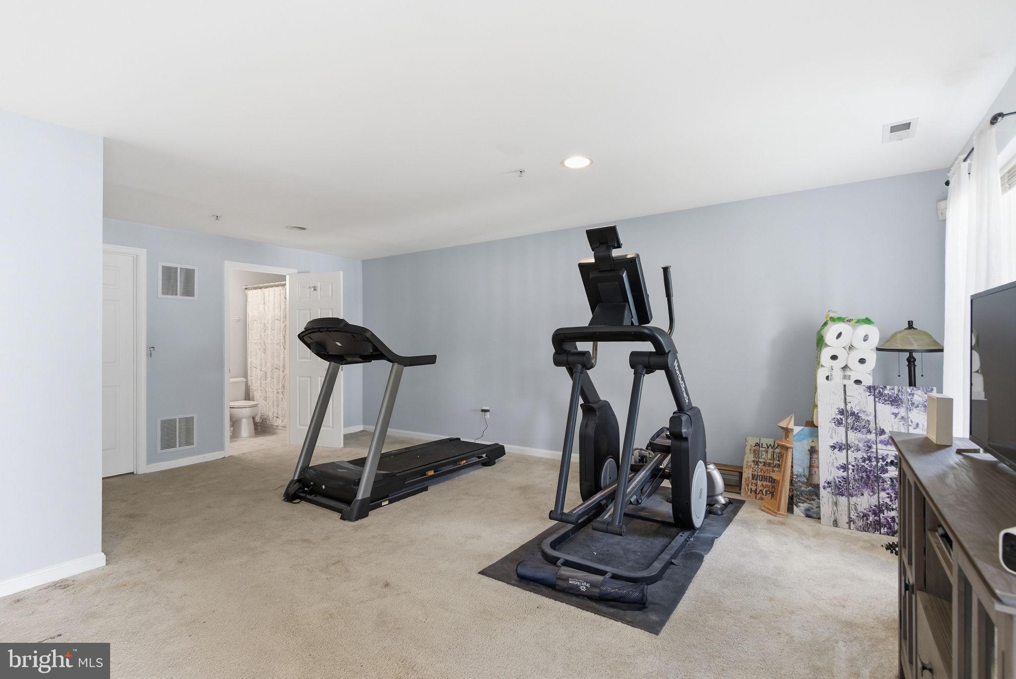 SEVEN OAKS - Residential