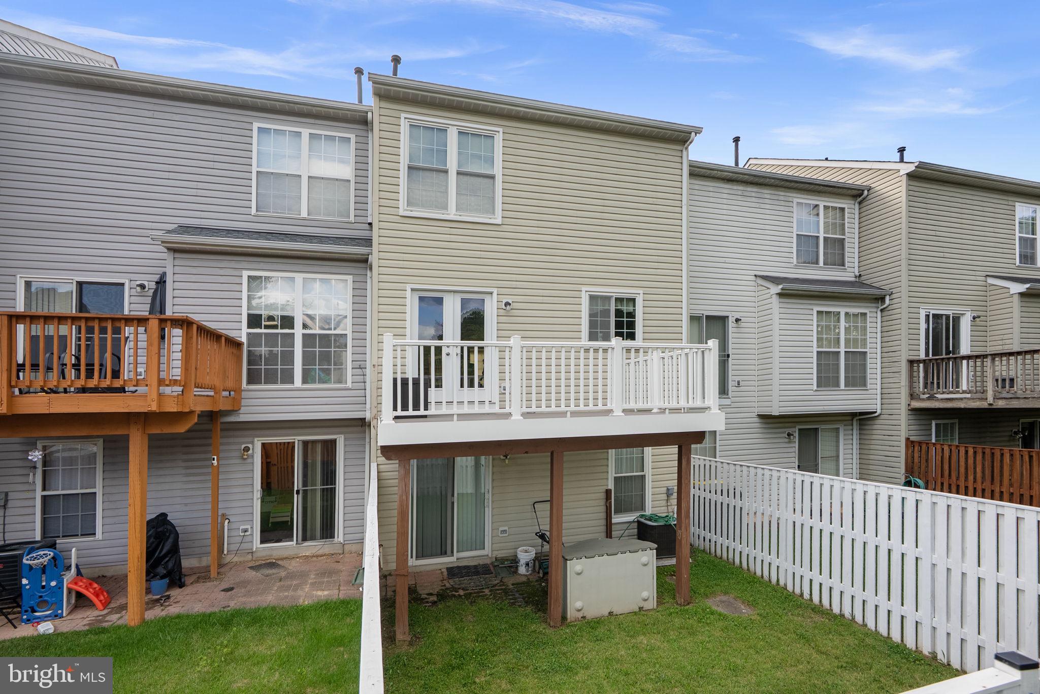 SEVEN OAKS - Residential