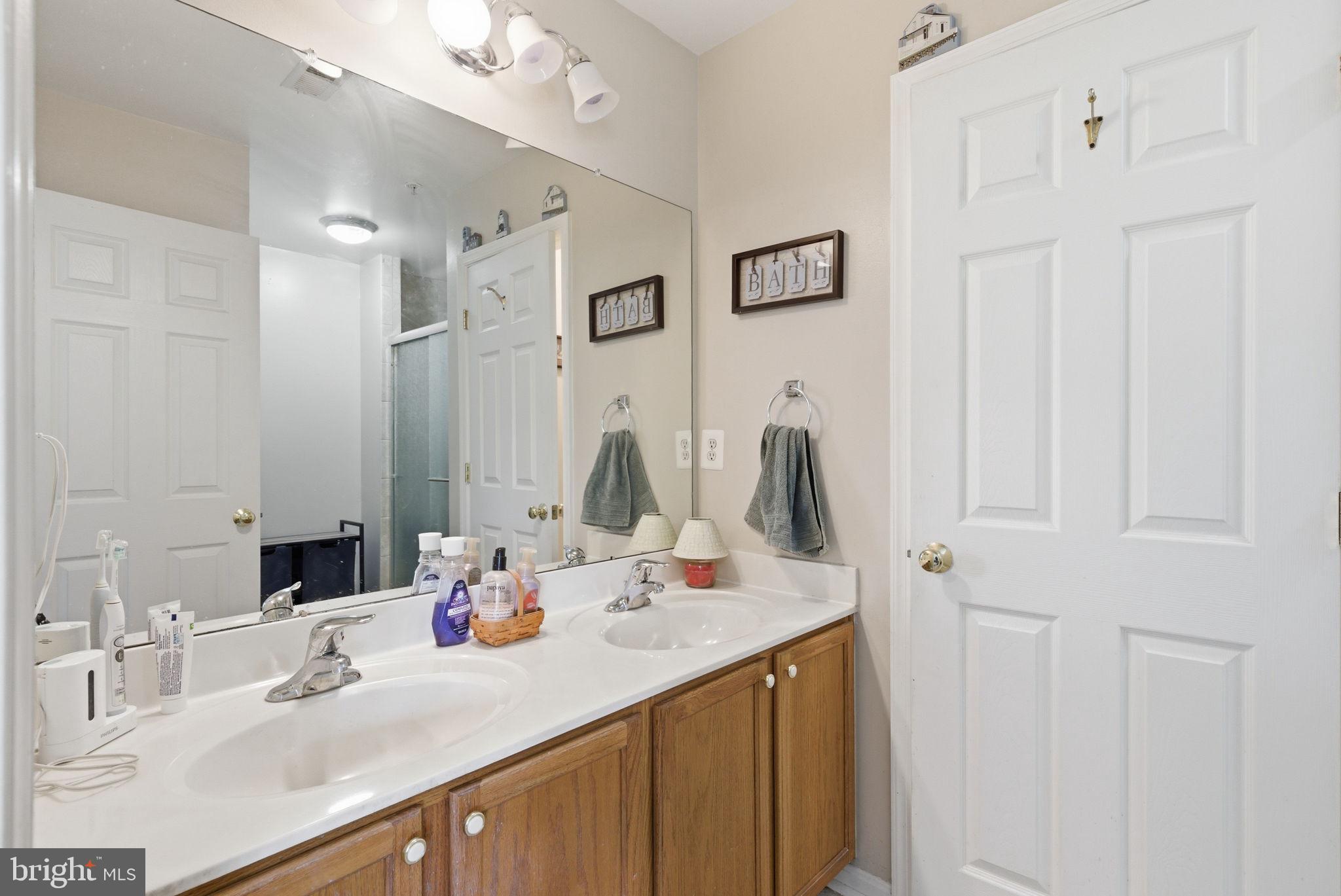 SEVEN OAKS - Residential
