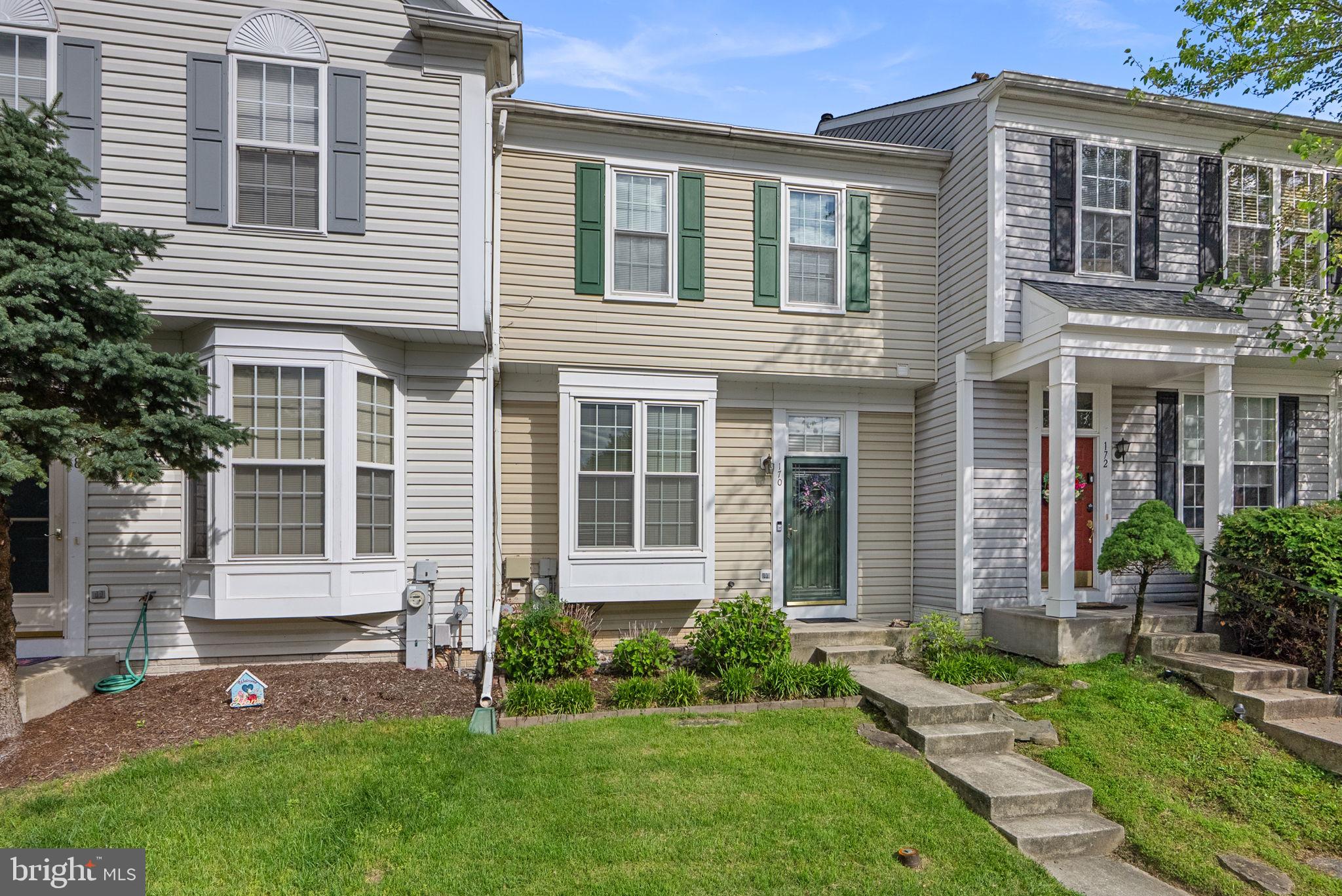 SEVEN OAKS - Residential