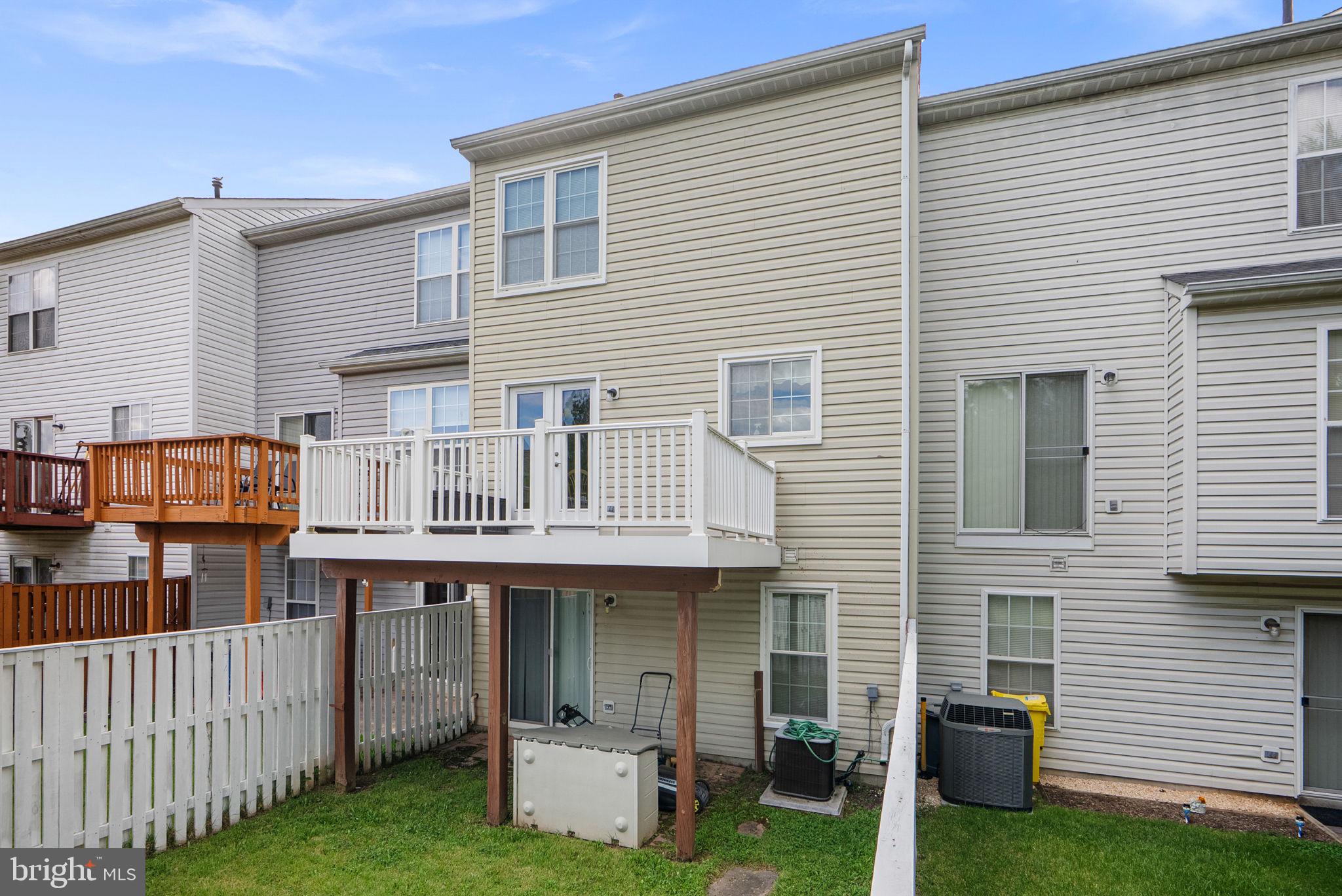 SEVEN OAKS - Residential