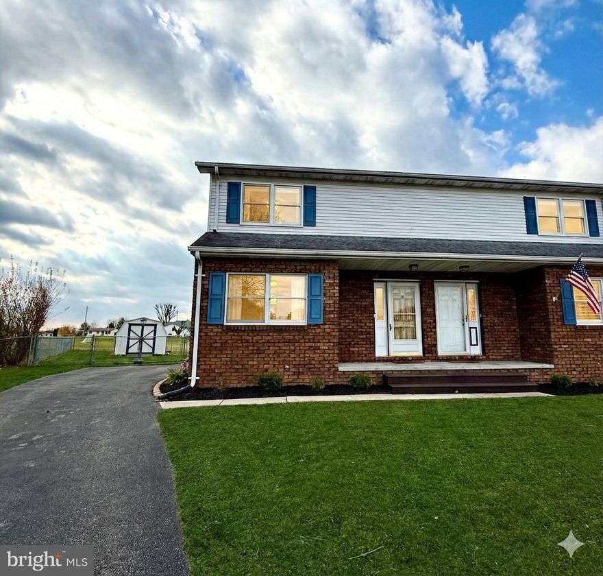 2 Bedroom townhome w/ finished lower level. Huge, fenced back yard.  Cul de sac location.