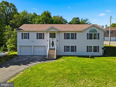 Homes For Sale - 1299 Glade Drive<br/> LONG POND, PA 18334