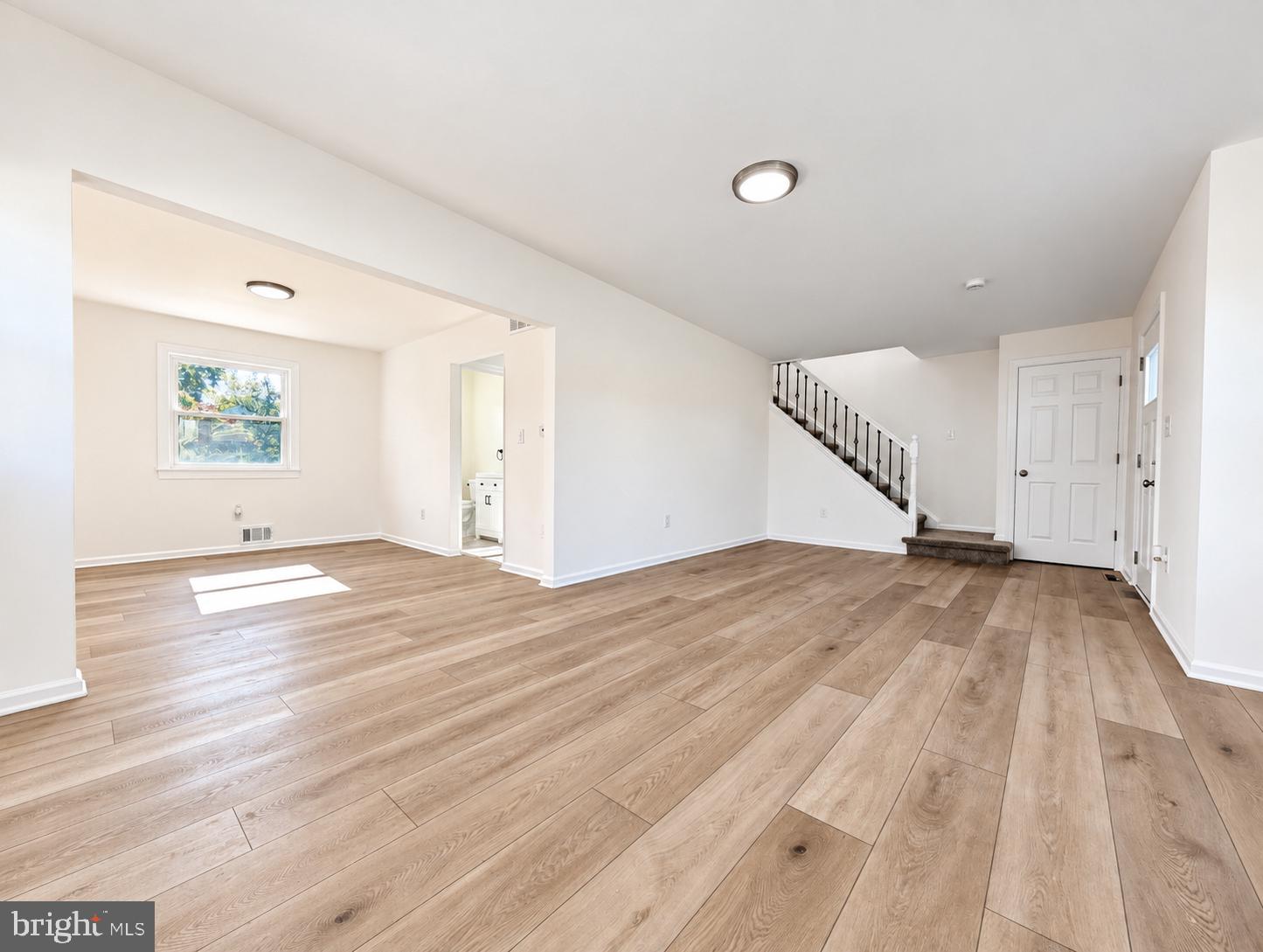 302 S CHESTER AVENUE