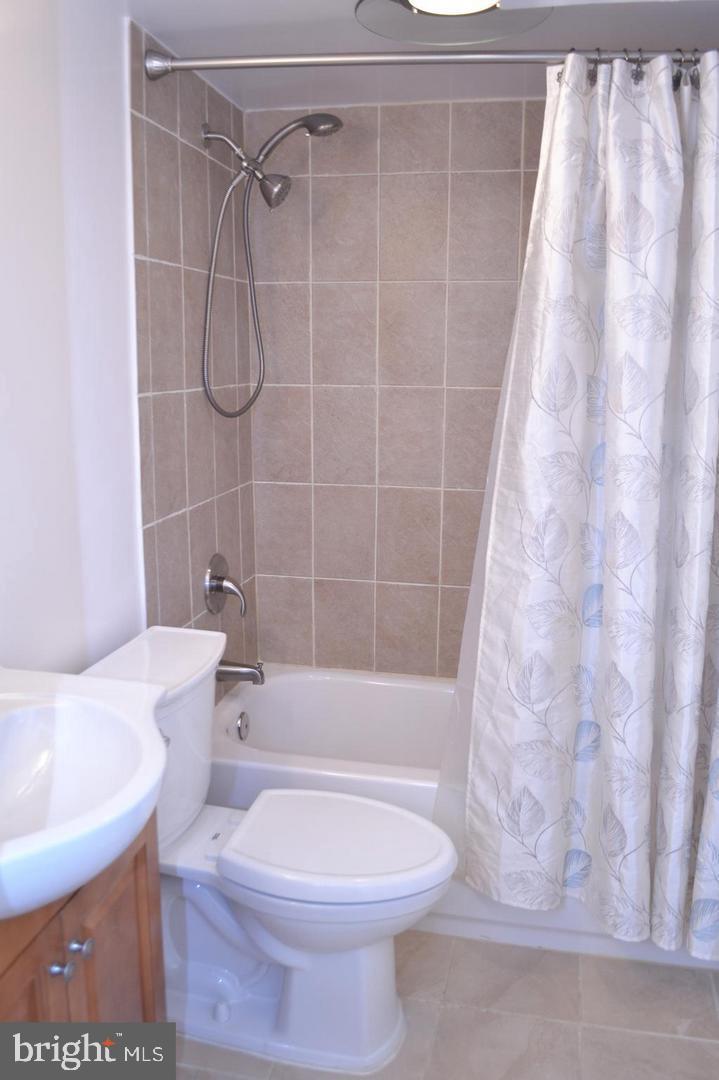 JEFFERSON MANOR - Residential Lease