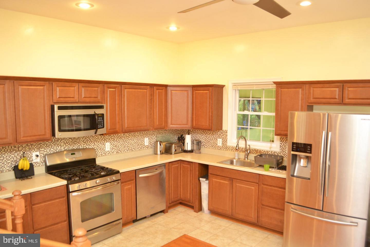 JEFFERSON MANOR - Residential Lease