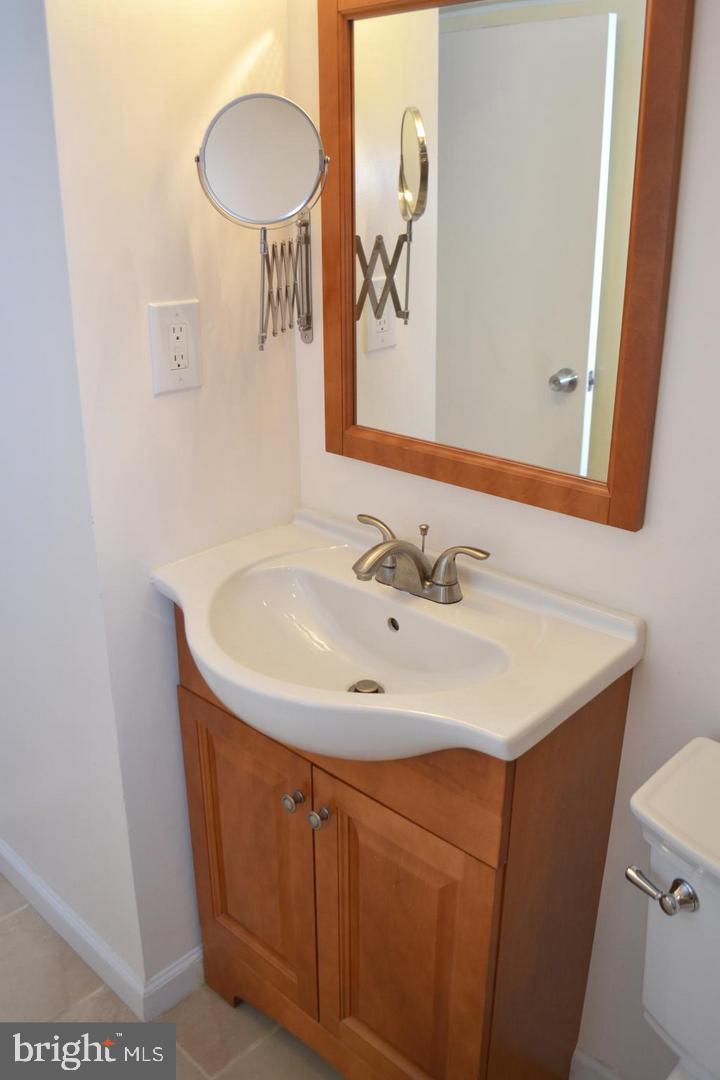 JEFFERSON MANOR - Residential Lease