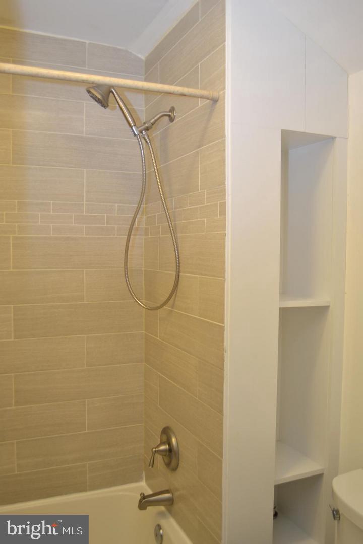 JEFFERSON MANOR - Residential Lease