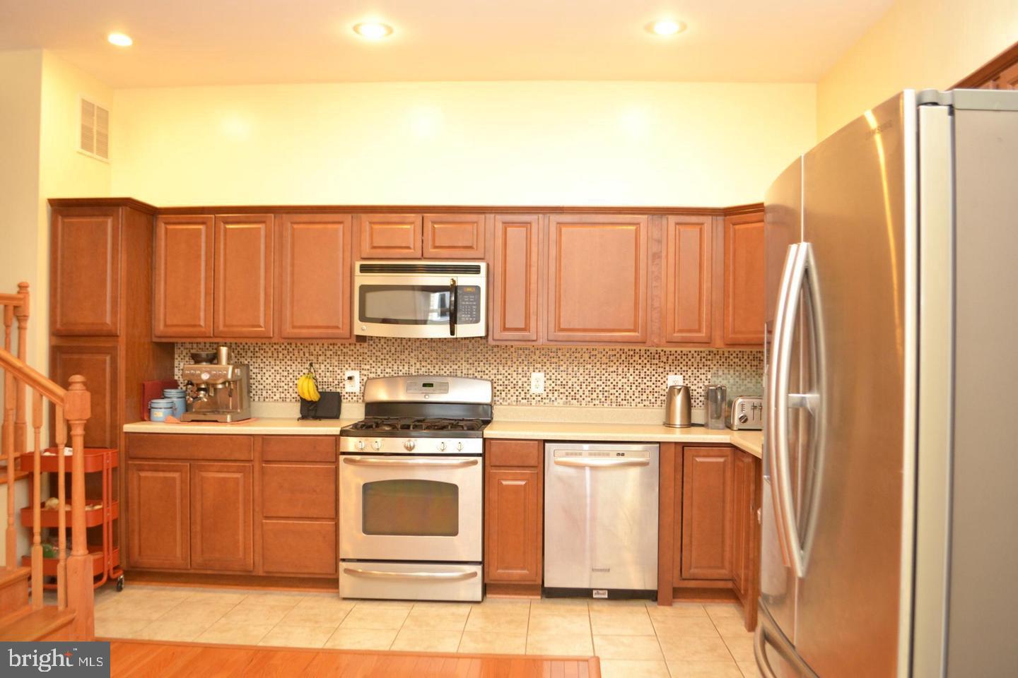 JEFFERSON MANOR - Residential Lease