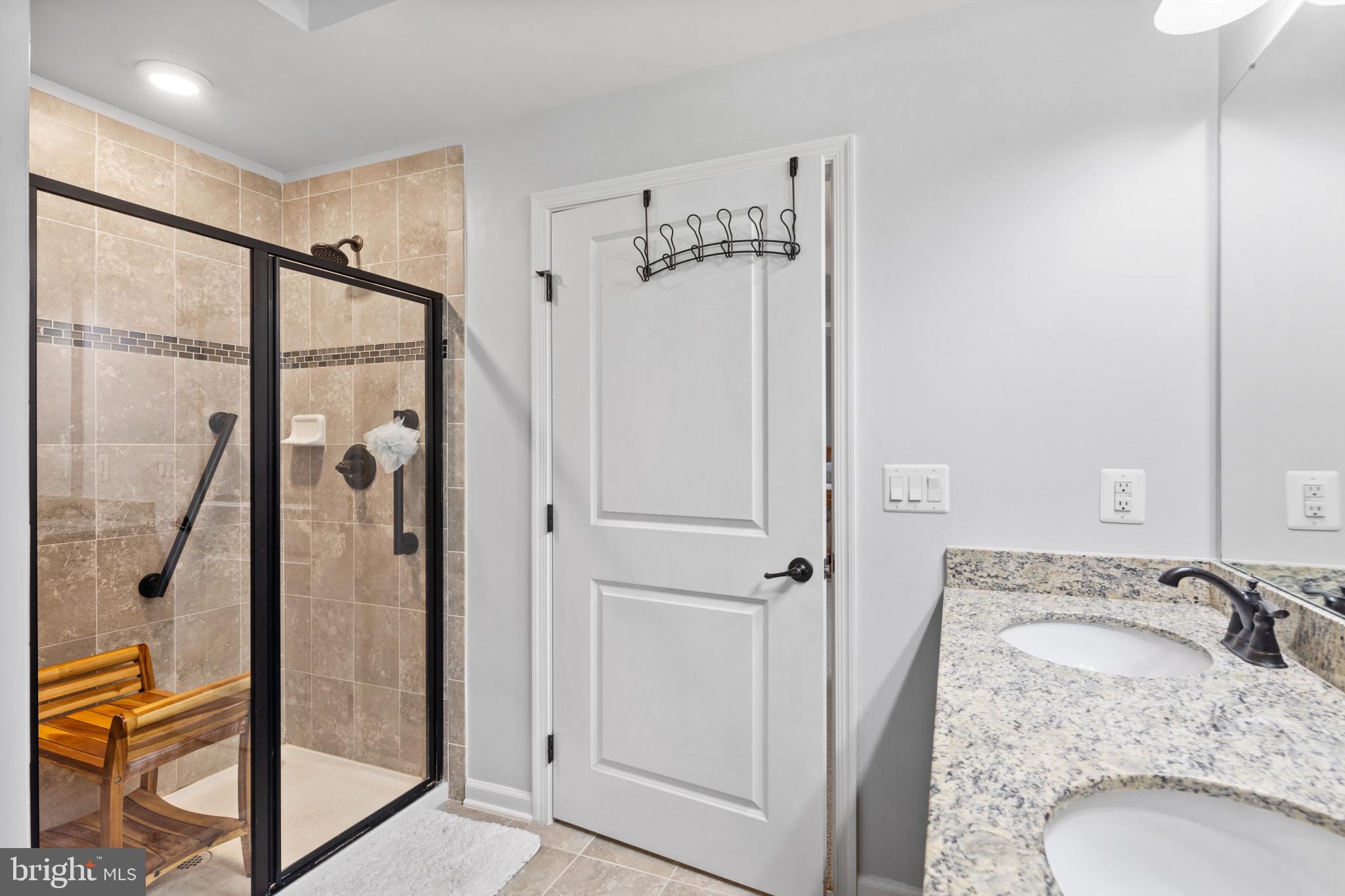 WAVERLY MEWS - Residential