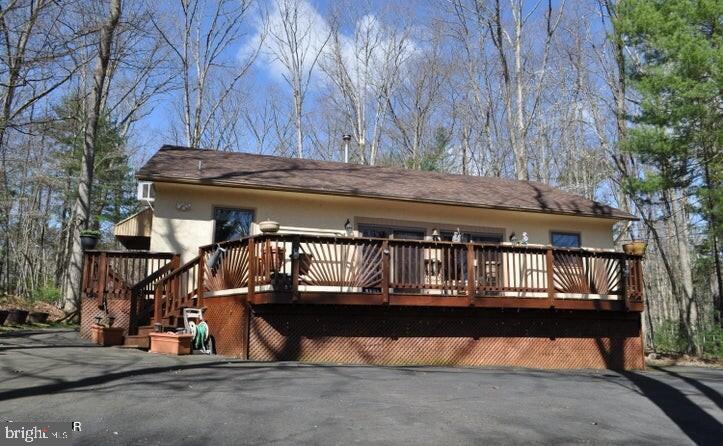 24 LAKESIDE DRIVE