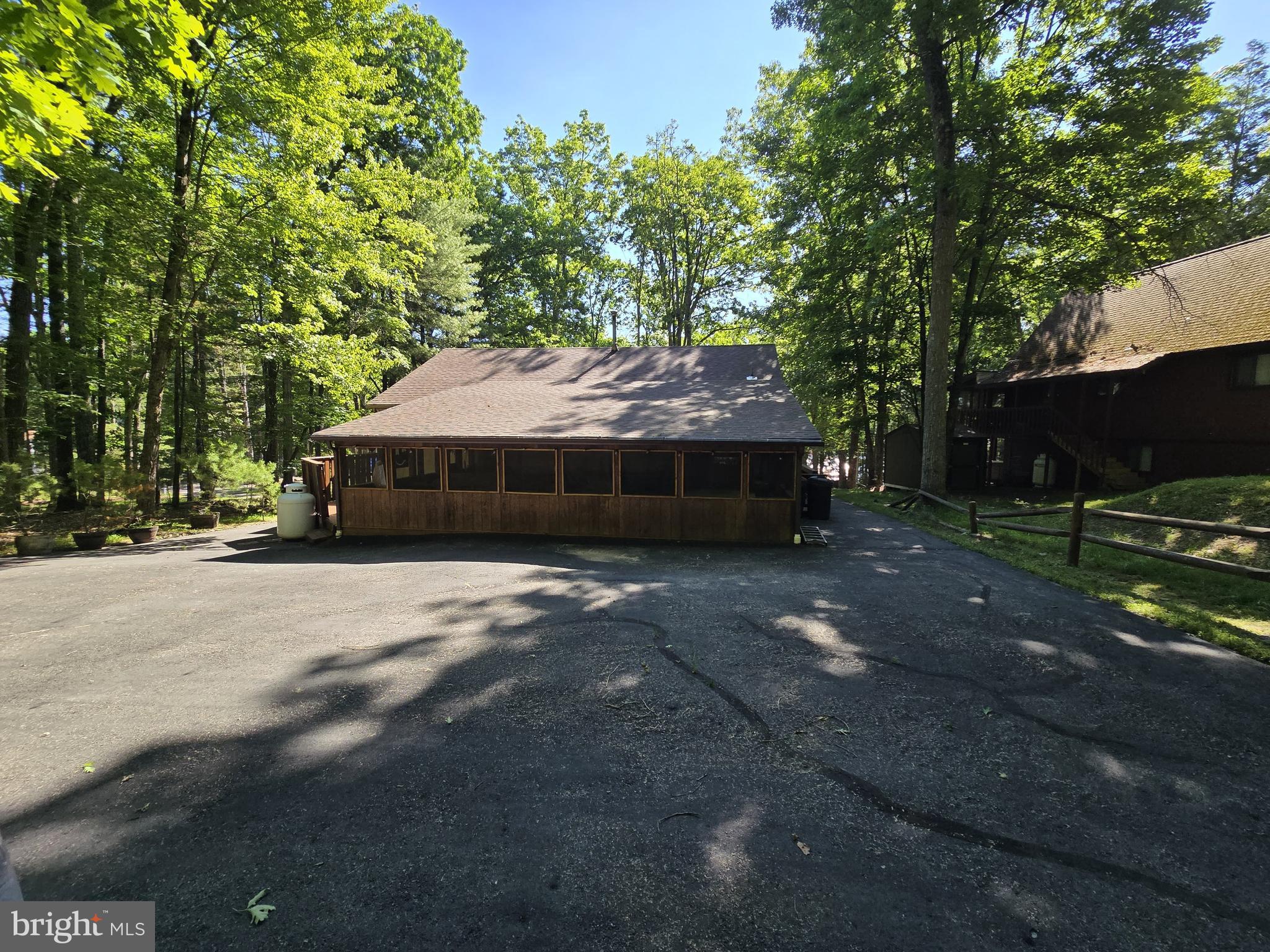 24 LAKESIDE DRIVE