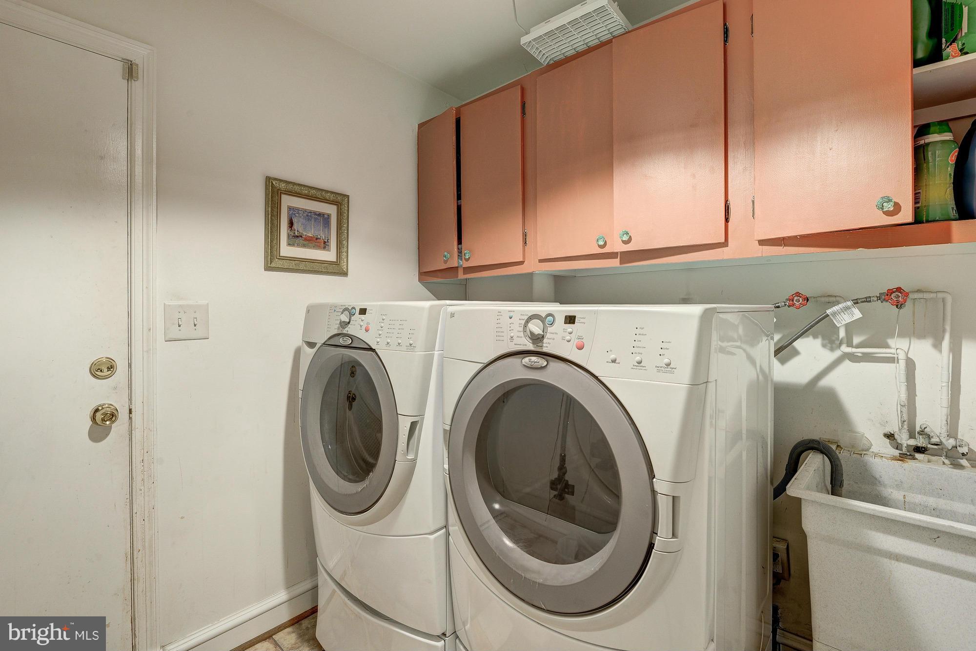 GOLF CLUB MANOR - Residential