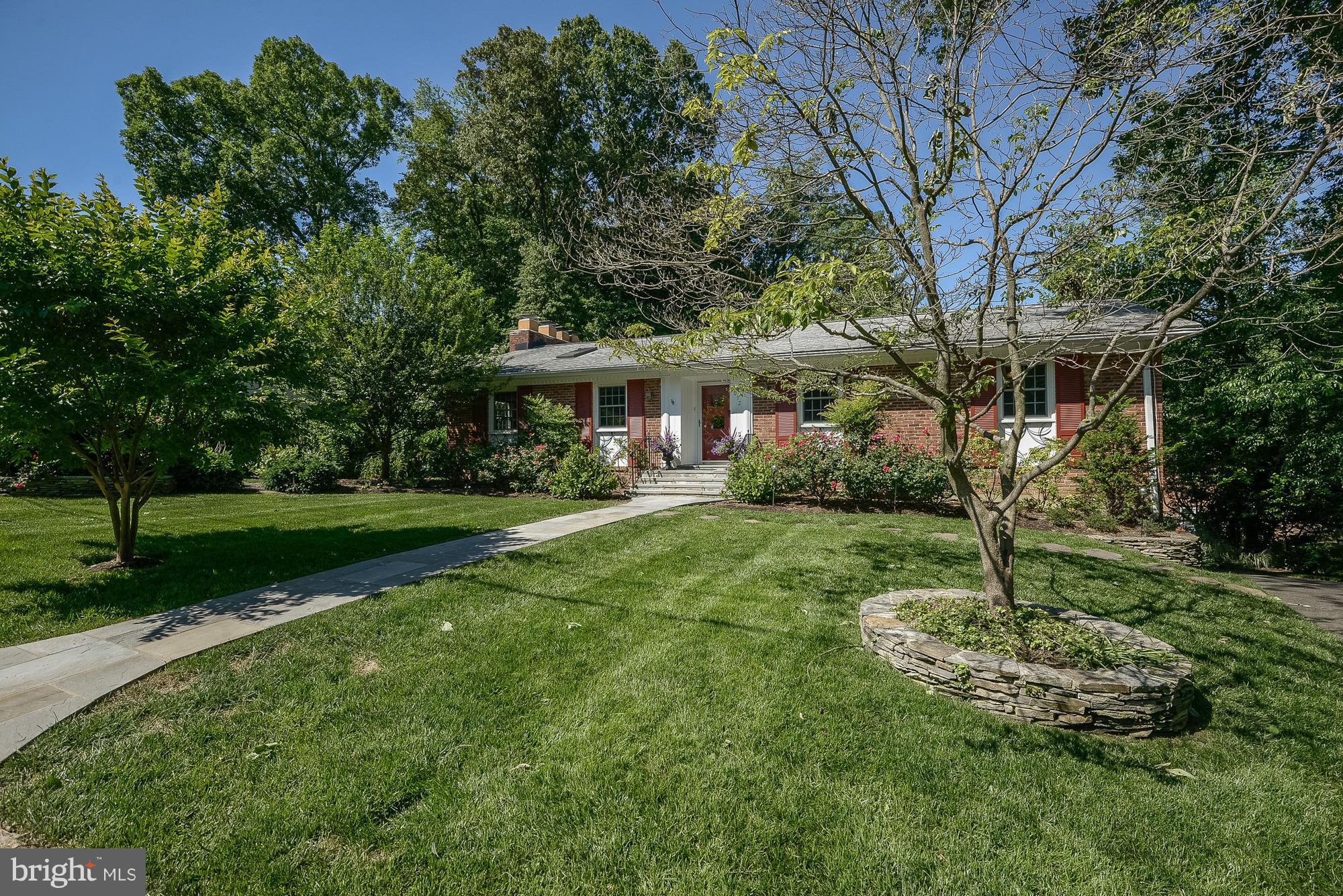 GOLF CLUB MANOR - Residential