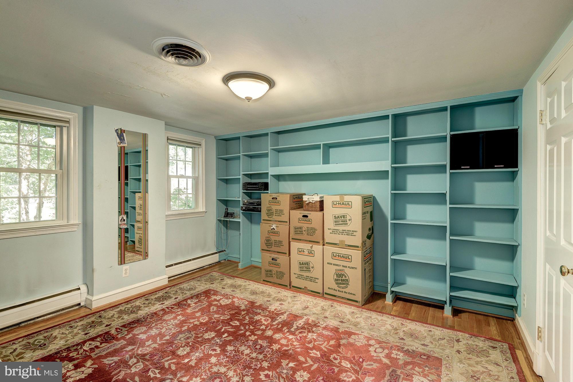 GOLF CLUB MANOR - Residential