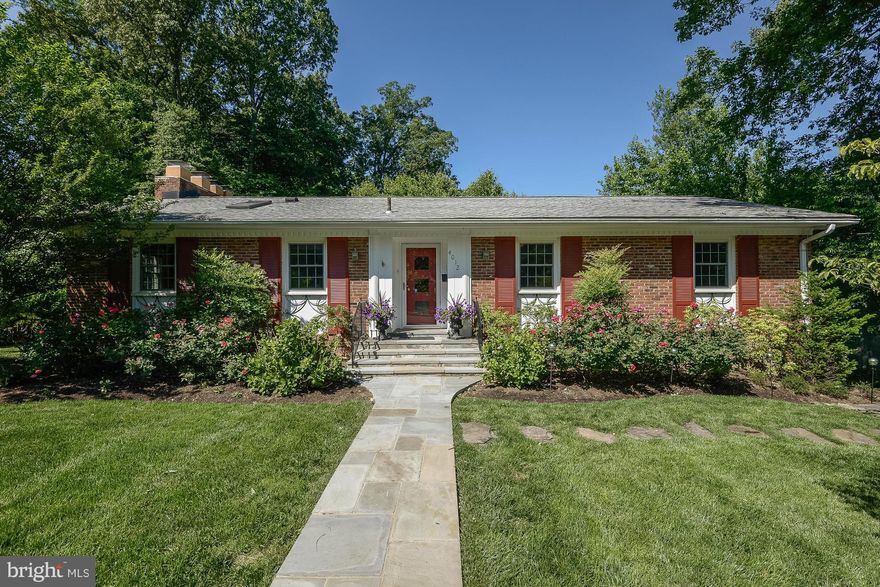 BEAUTIFUL! UPDATED! LANDSCAPED! OPEN FLOOR PLAN. FABULOUS KIT W/ LG CENTER ISLAND, GRANITE. TOP-OF-THE-LINE SS APPLIANCES. 4 BR, 3 BA. MAIN LEVEL BATHS UPDATED 2016!  LARGE LR OPENING TO GORGEOUS DECK W/ RETRACTABLE AWING LEADING TO STONE PATIO. SPACIOUS WALK OUT LOWER LEVEL W/ FR, BR, BA, & REAR LOADING GARAGE. LOCATED ON CUL DE SAC W/LAND IN McLEAN& ARLINGTON,  EITHER SCHOOLS. OPEN SUN.6/19 -1-4