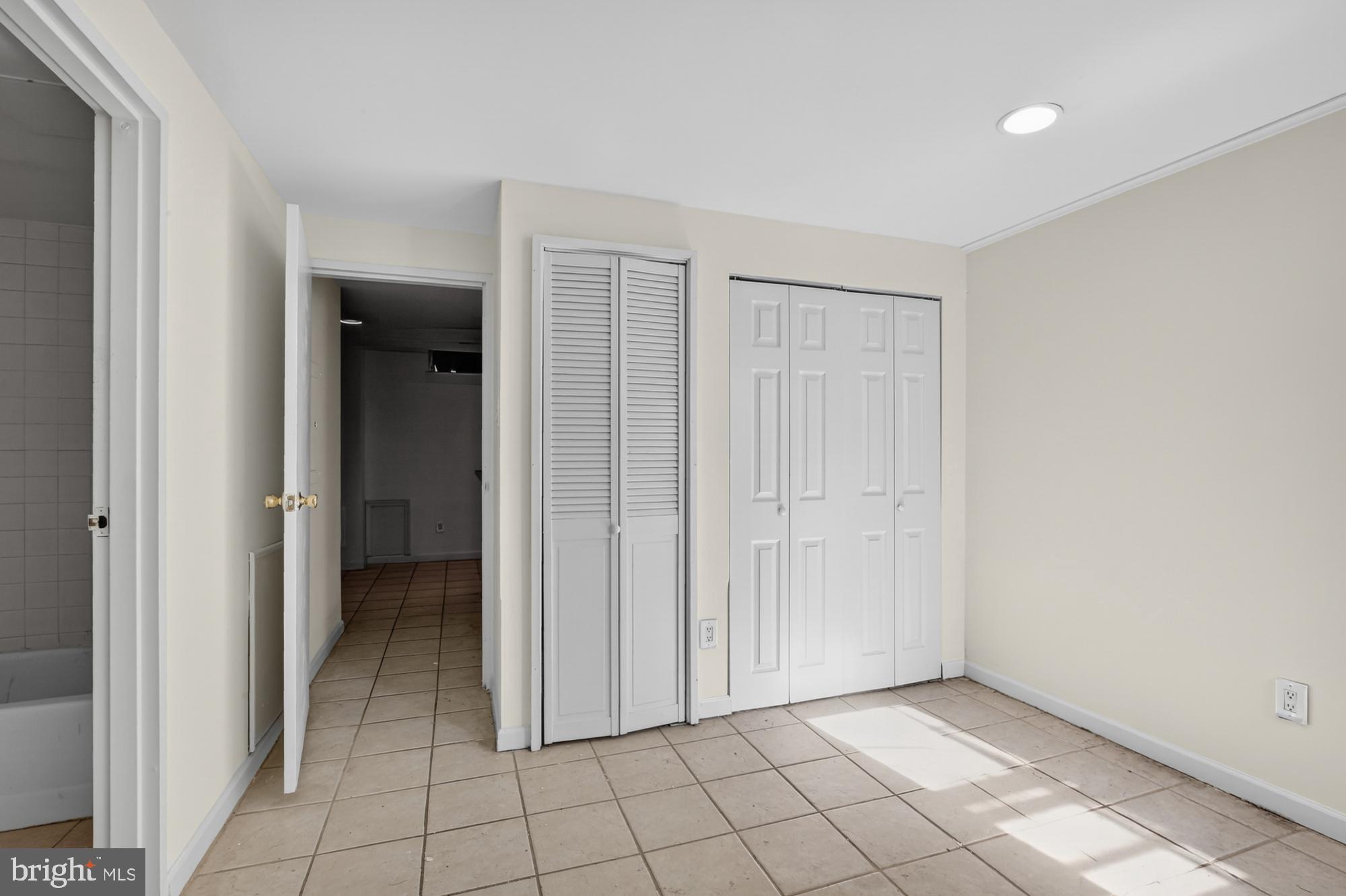 FAIRMOUNT - Residential Lease