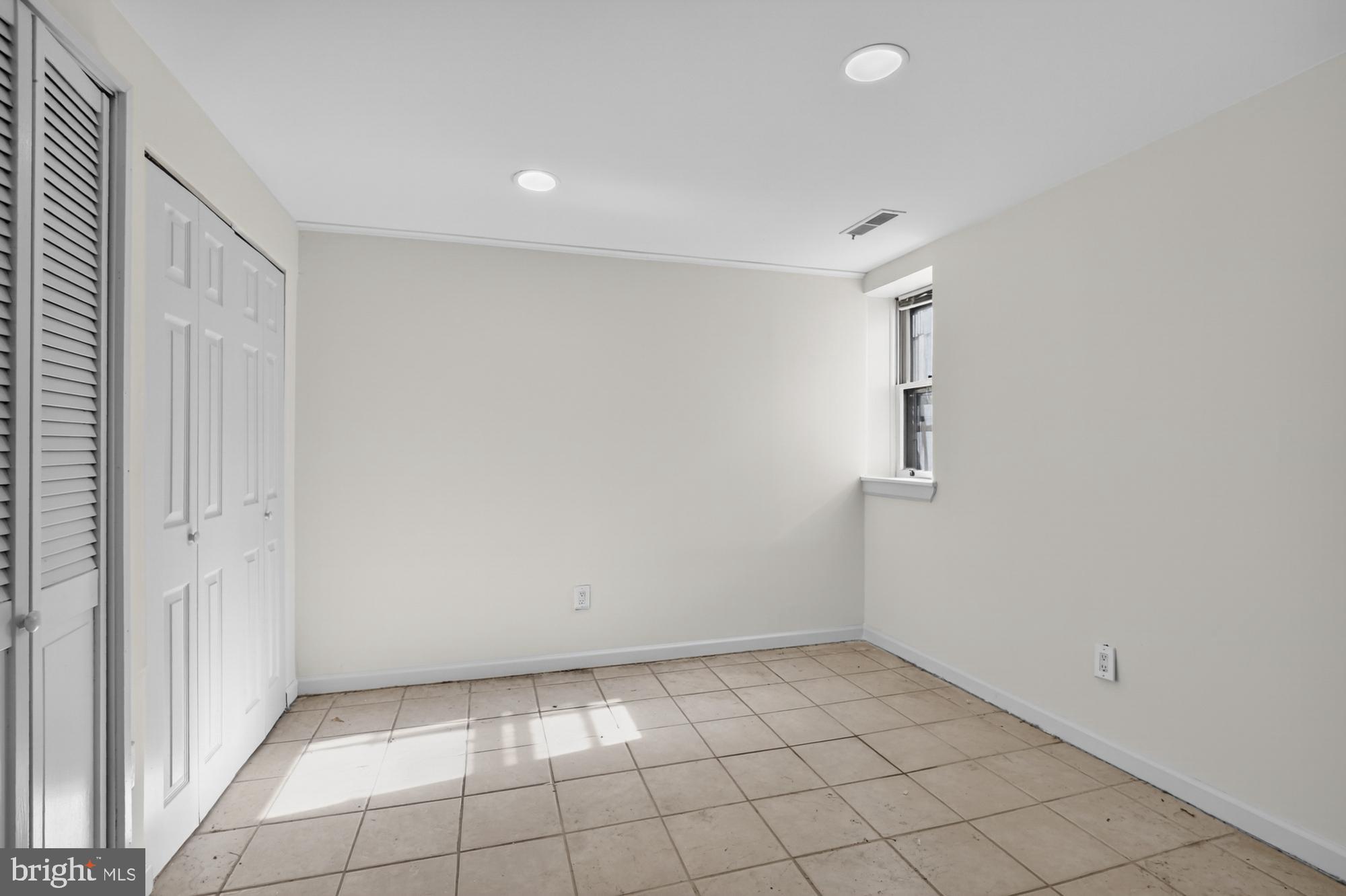 FAIRMOUNT - Residential Lease