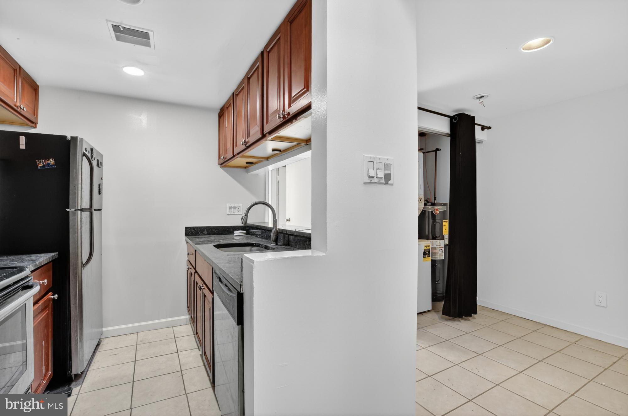 FAIRMOUNT - Residential Lease