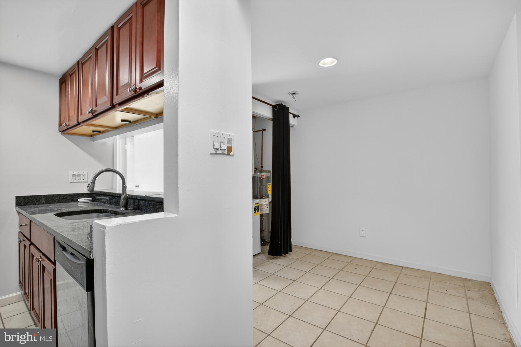 FAIRMOUNT - Residential Lease