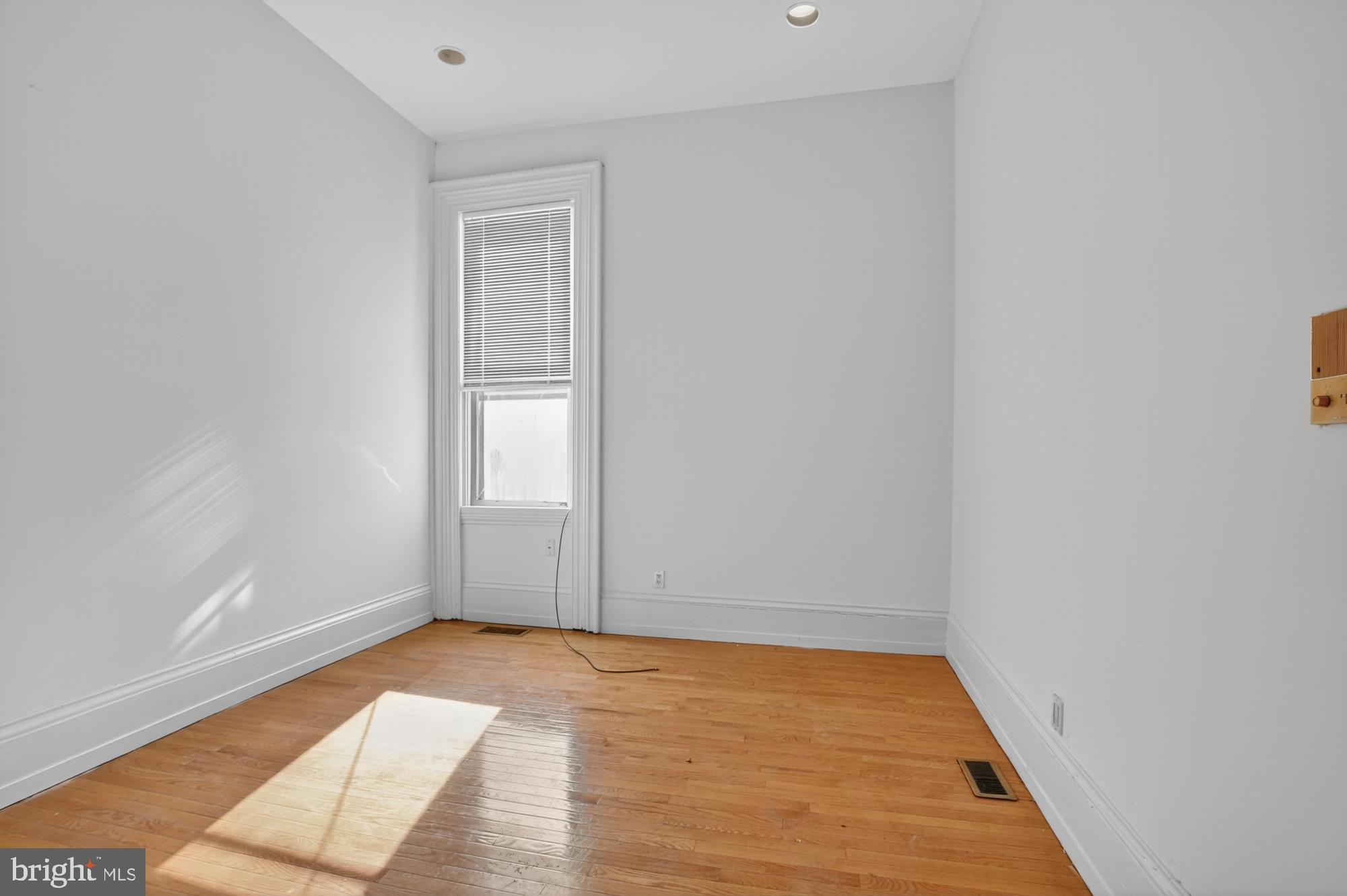 FAIRMOUNT - Residential Lease