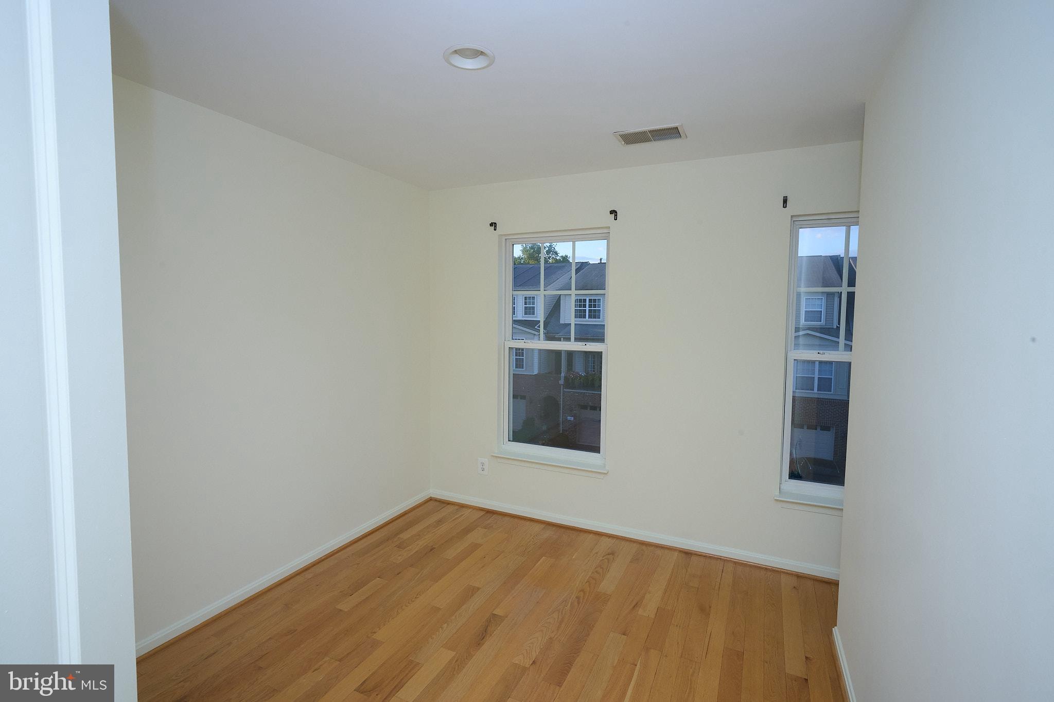 BROADLANDS SOUTH - Residential