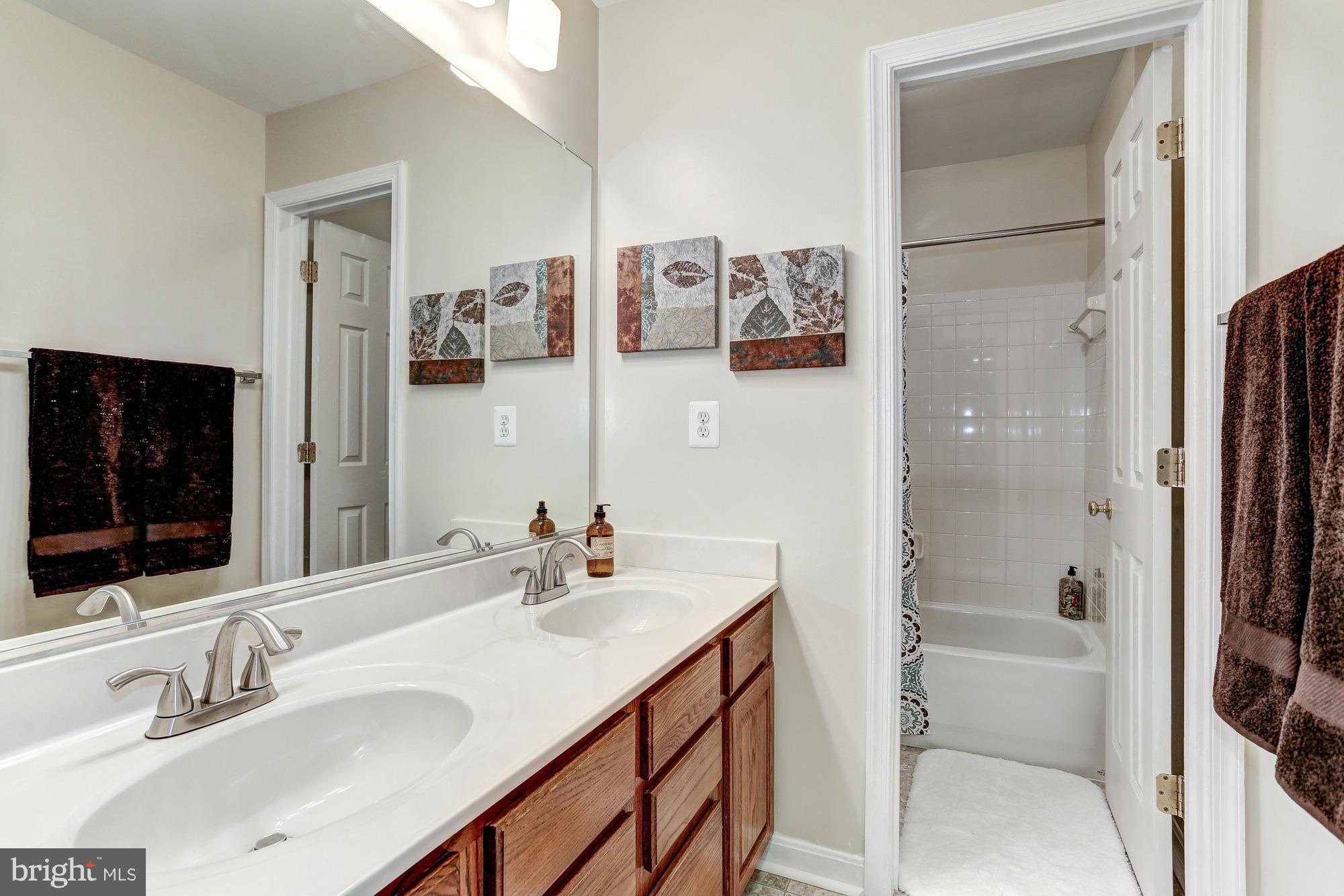 CABIN VILLAGE - Residential