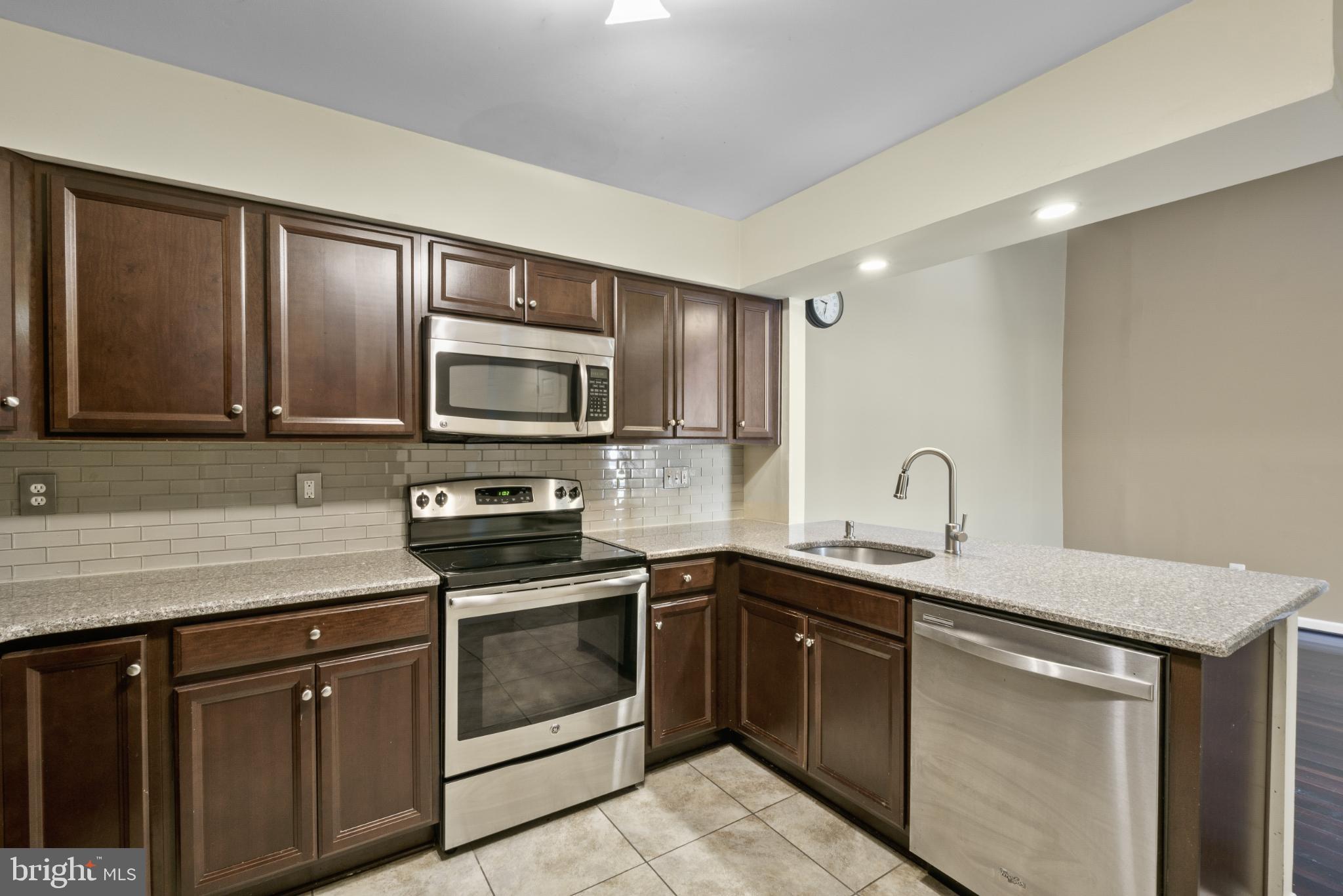 DOCKSIDE - Residential