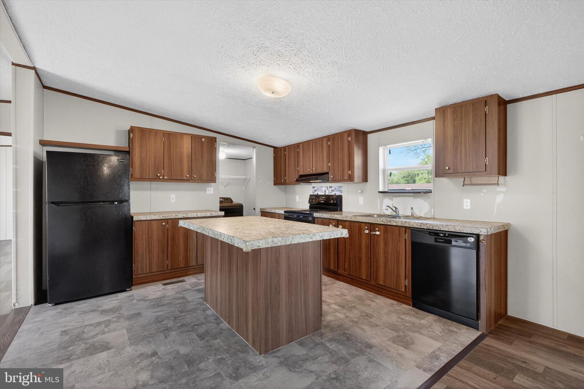 LLEWELLYNS MHP - Residential