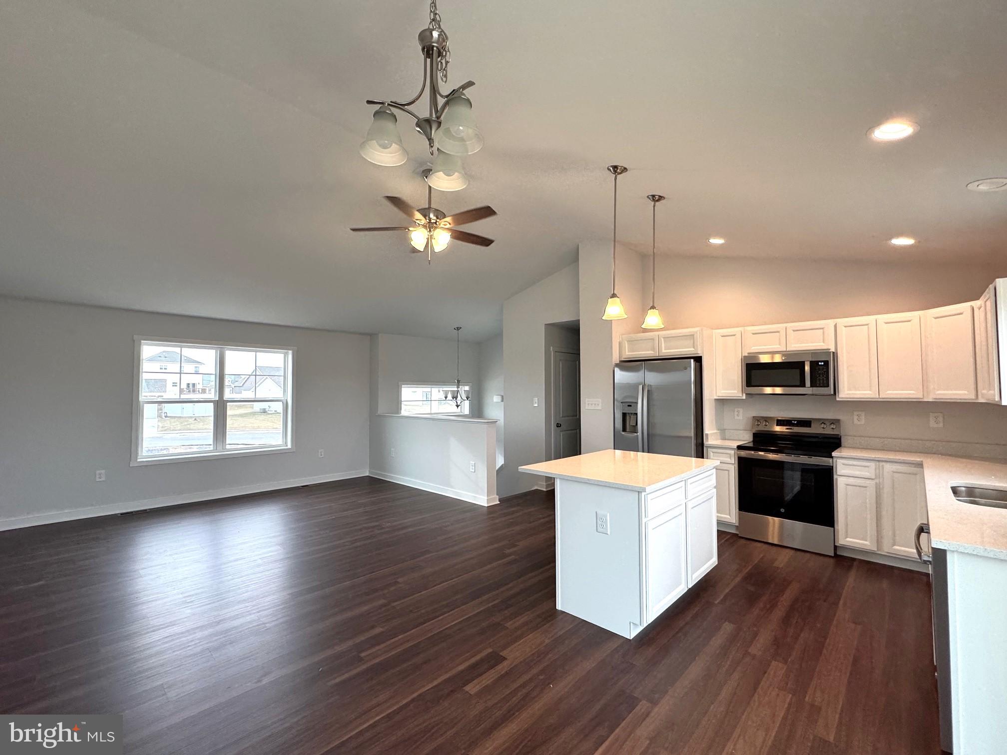 HERITAGE HILLS - Residential